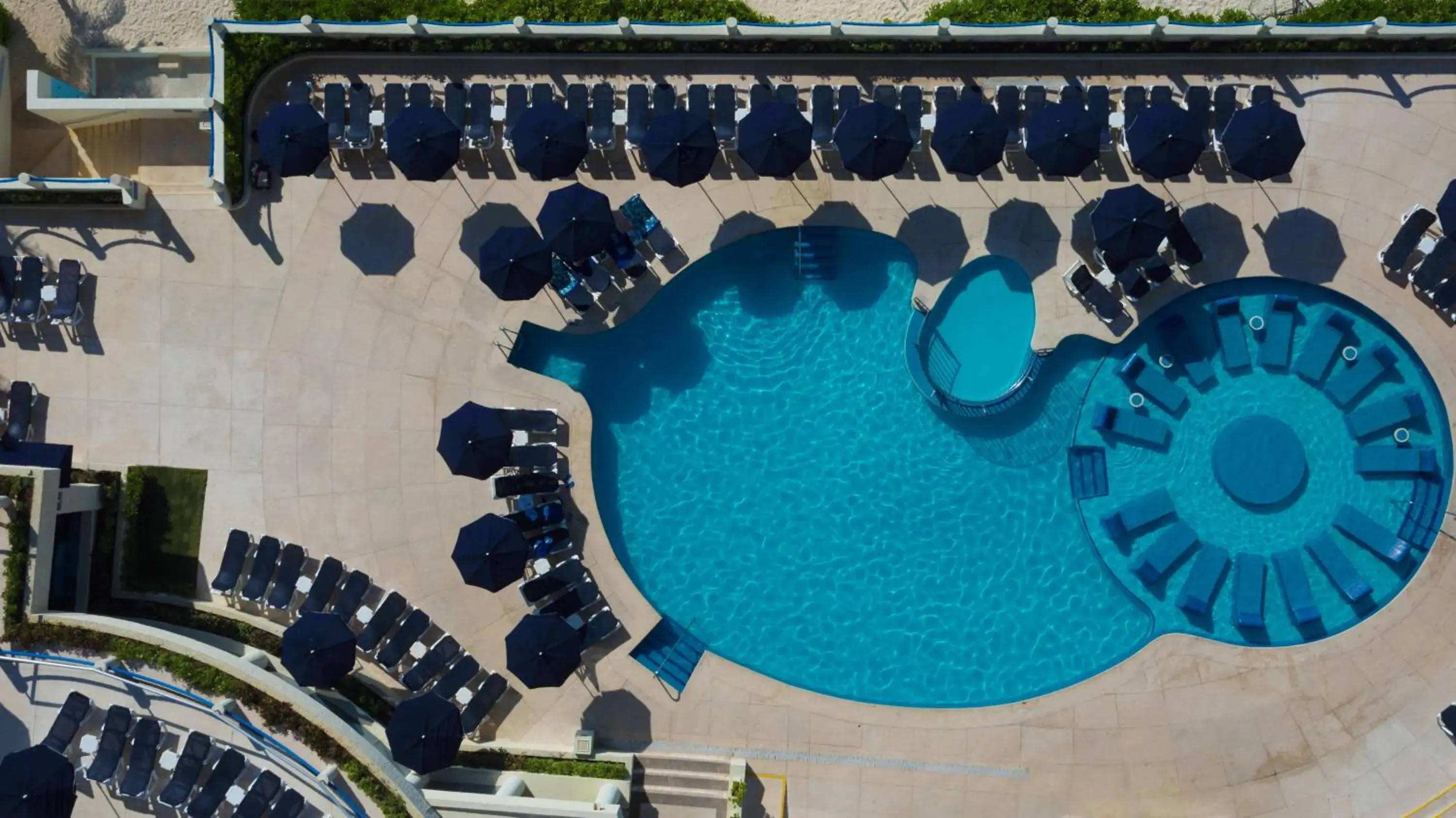 Swimming pool in Occidental Tucancún - All Inclusive Swimming pool in Occidental Tucancún - All Inclusive