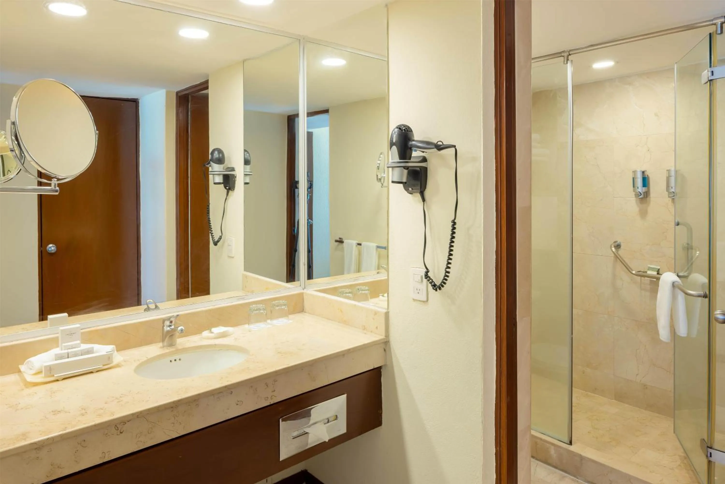 Bathroom in Occidental Tucancún - All Inclusive