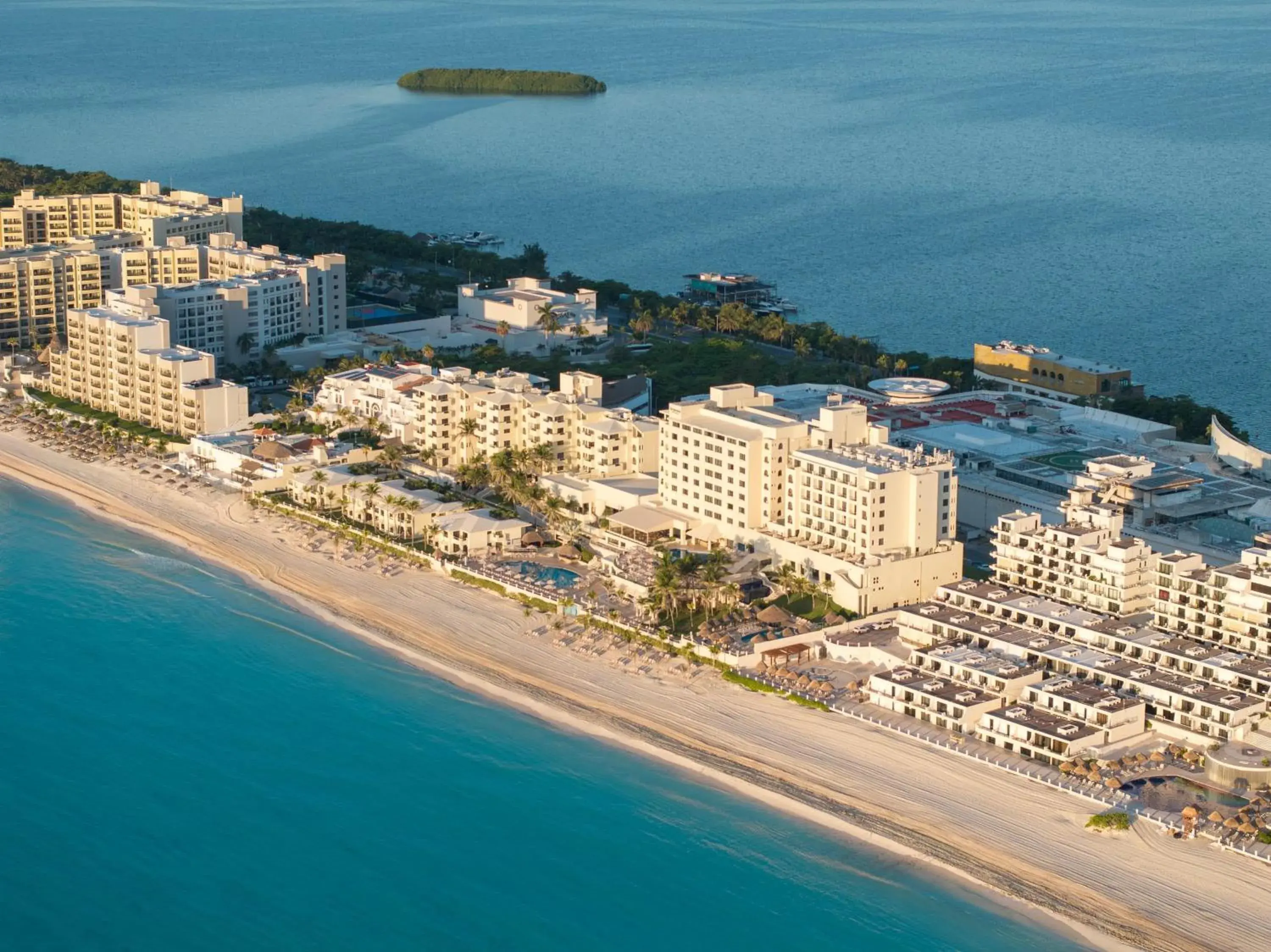 Property building in Occidental Tucancún - All Inclusive Property building in Occidental Tucancún - All Inclusive