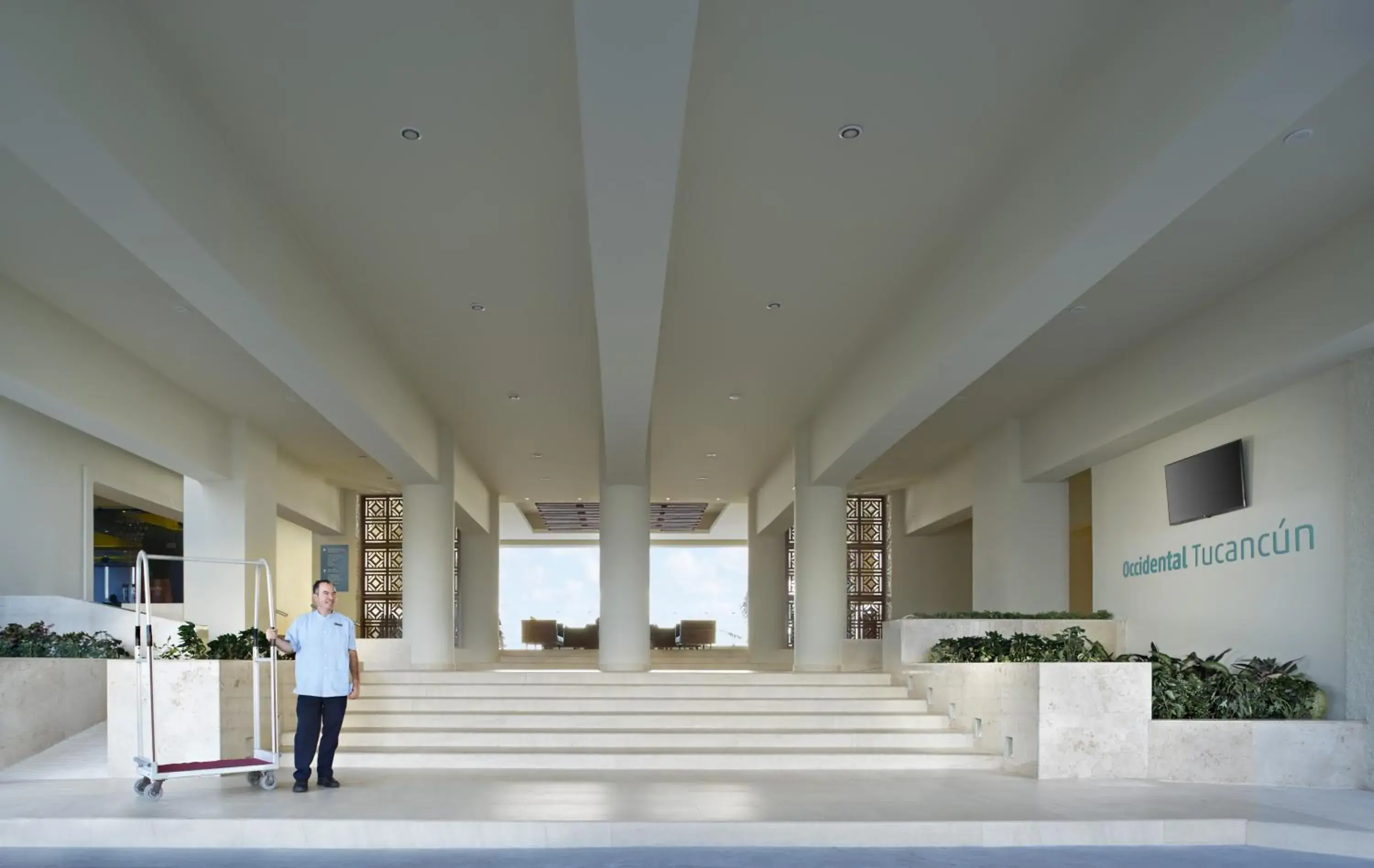 Facade/entrance in Occidental Tucancún - All Inclusive Facade/entrance in Occidental Tucancún - All Inclusive