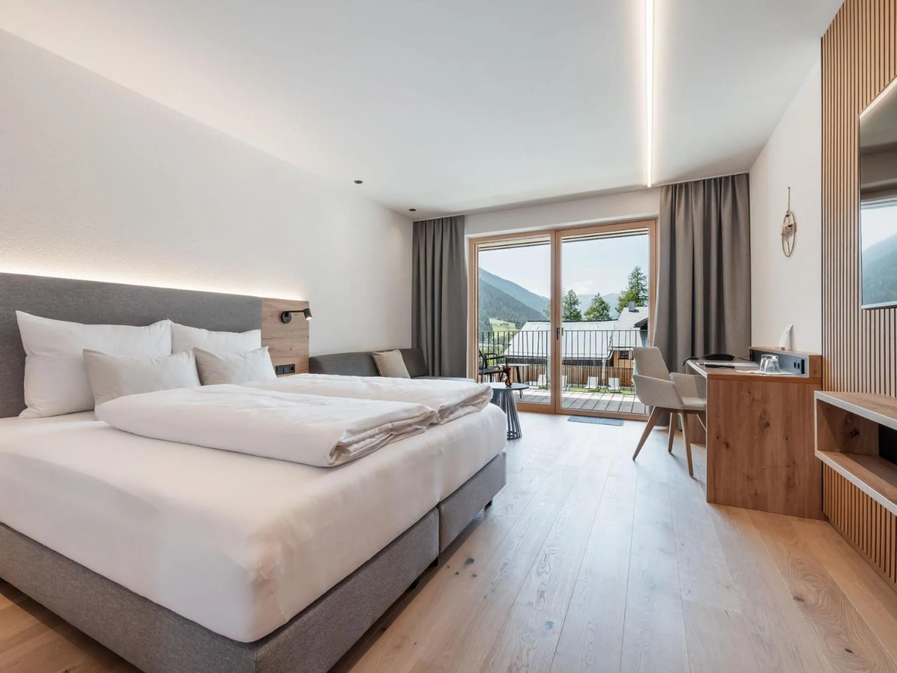 Photo of the whole room, Bed in Hotel Traube