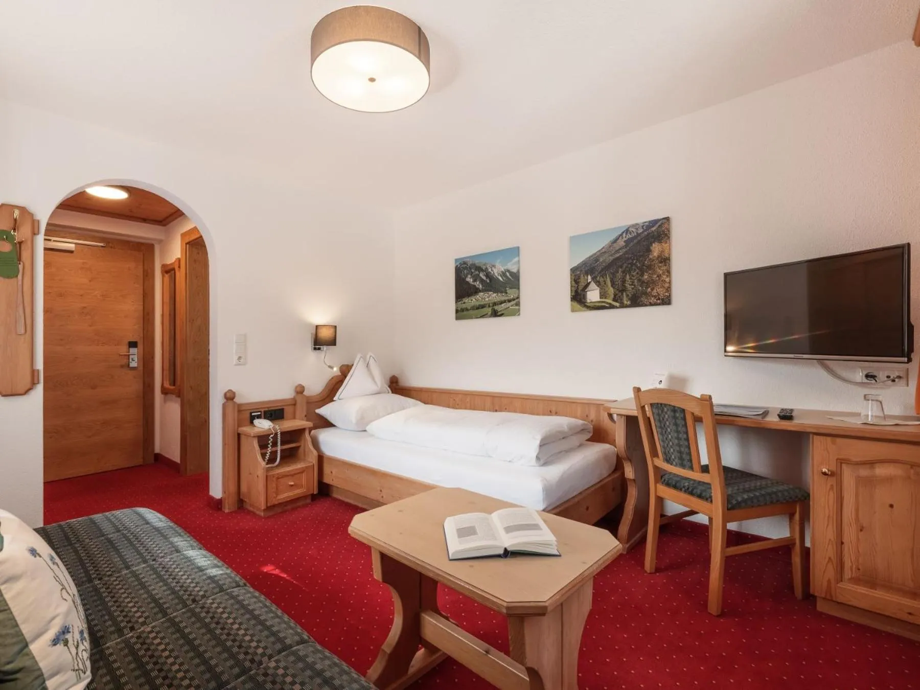 Photo of the whole room, Bed in Hotel Traube