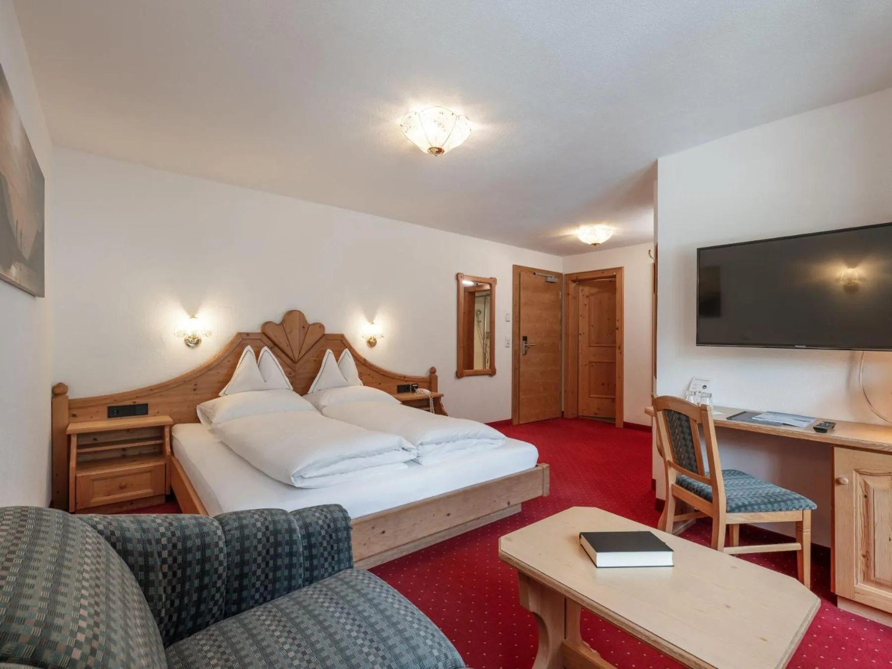 Photo of the whole room, Bed in Hotel Traube