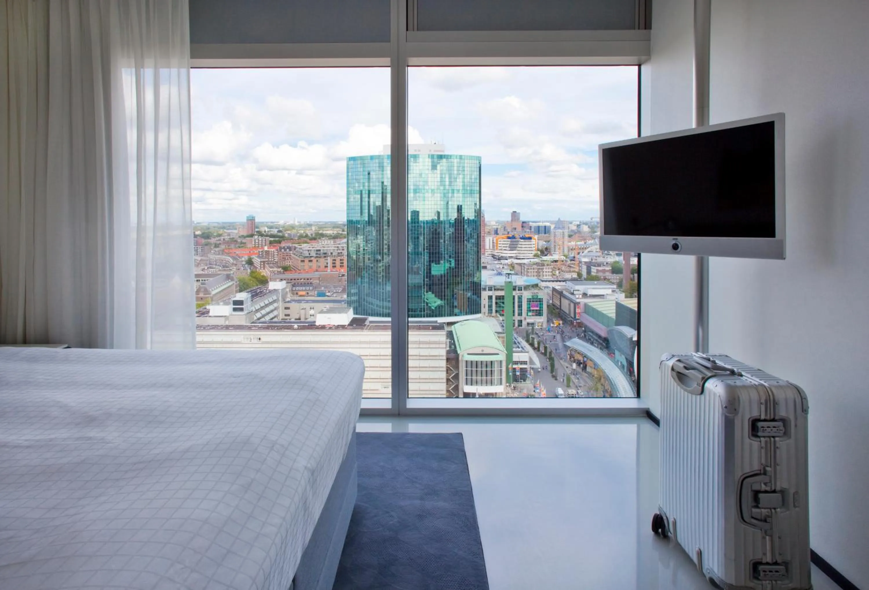 TV and multimedia, Bed in Urban Residences Rotterdam