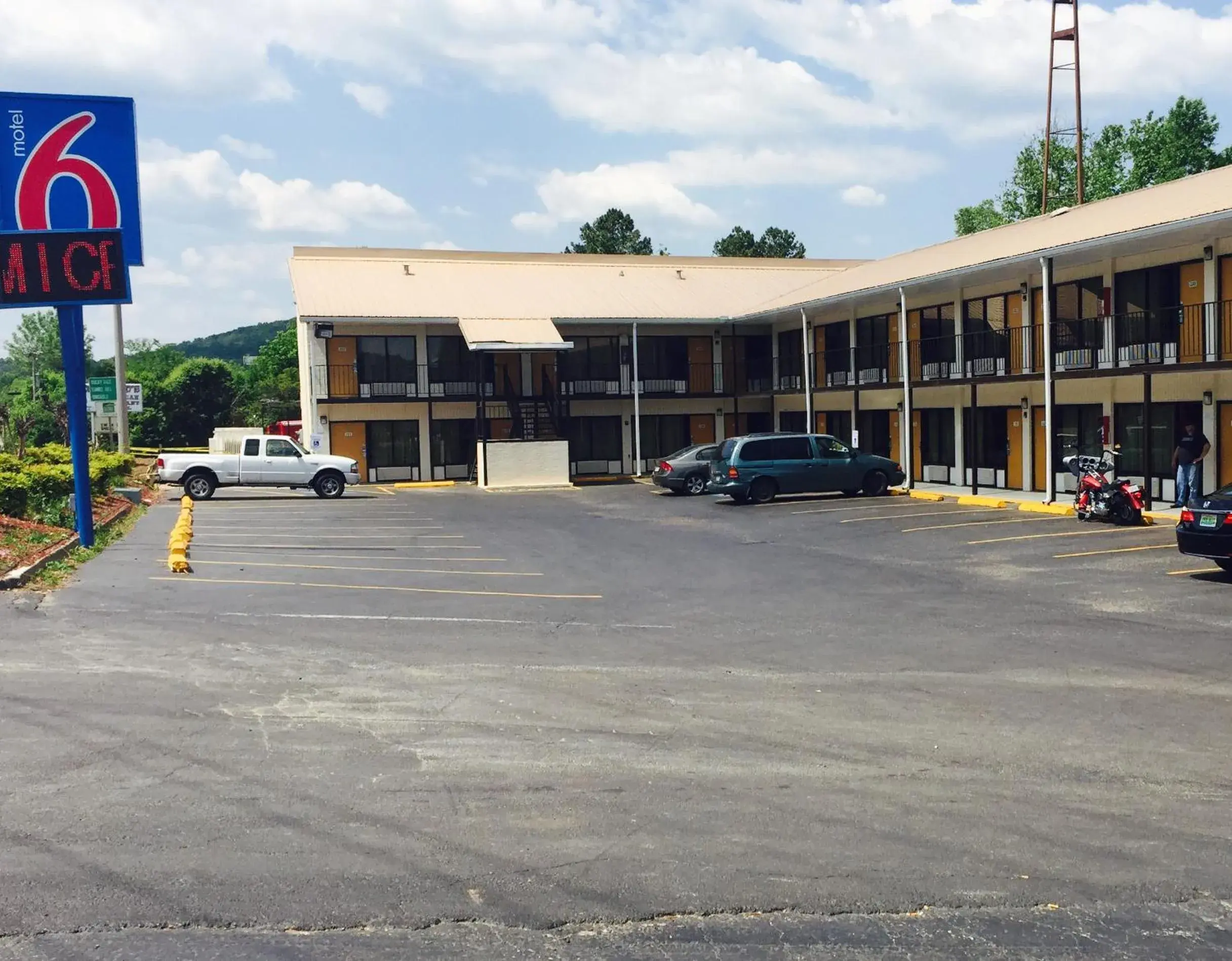 Property building in Motel 6-Dalton, GA Property building in Motel 6-Dalton, GA