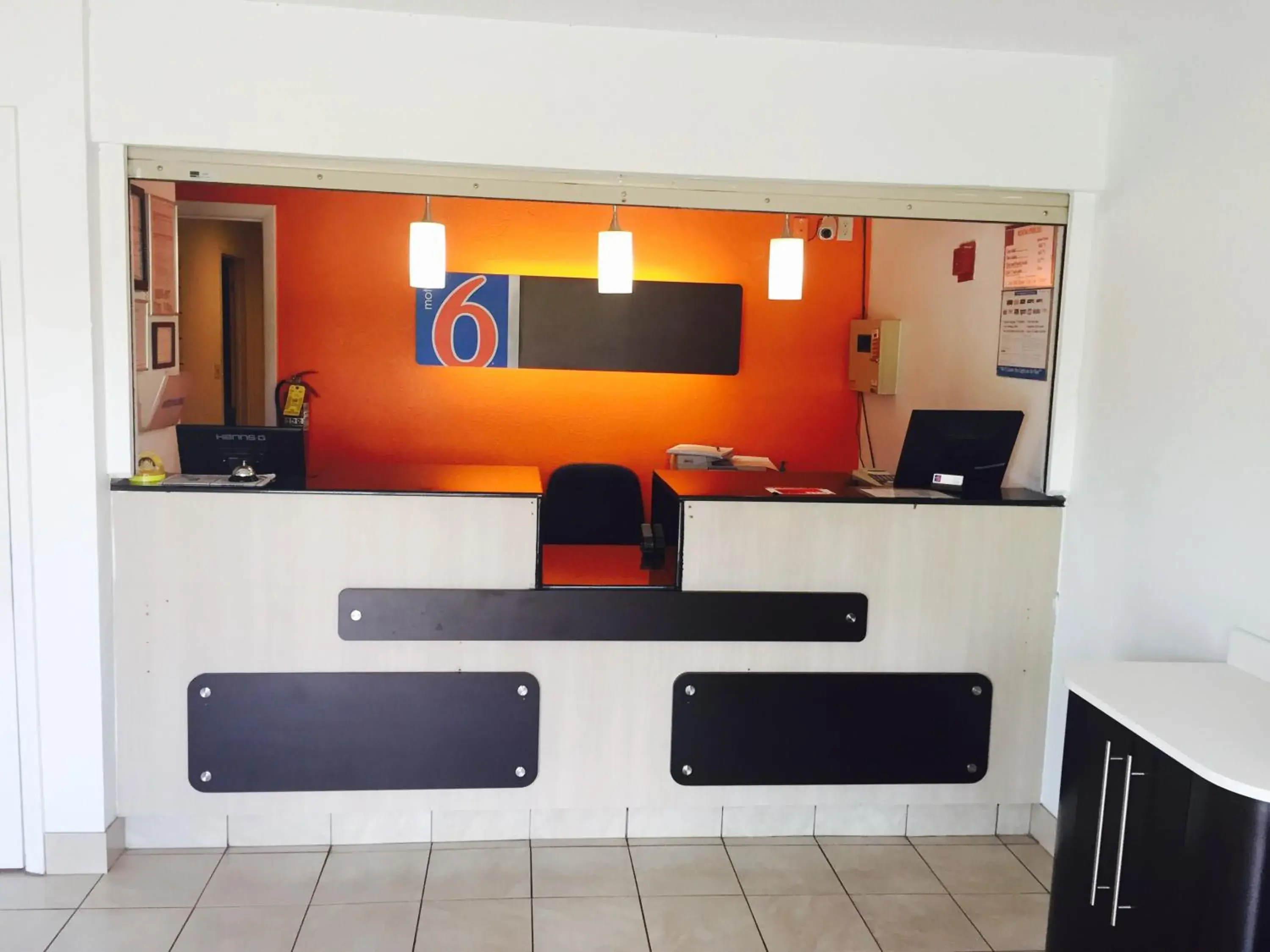 Lobby or reception in Motel 6-Dalton, GA Lobby or reception in Motel 6-Dalton, GA