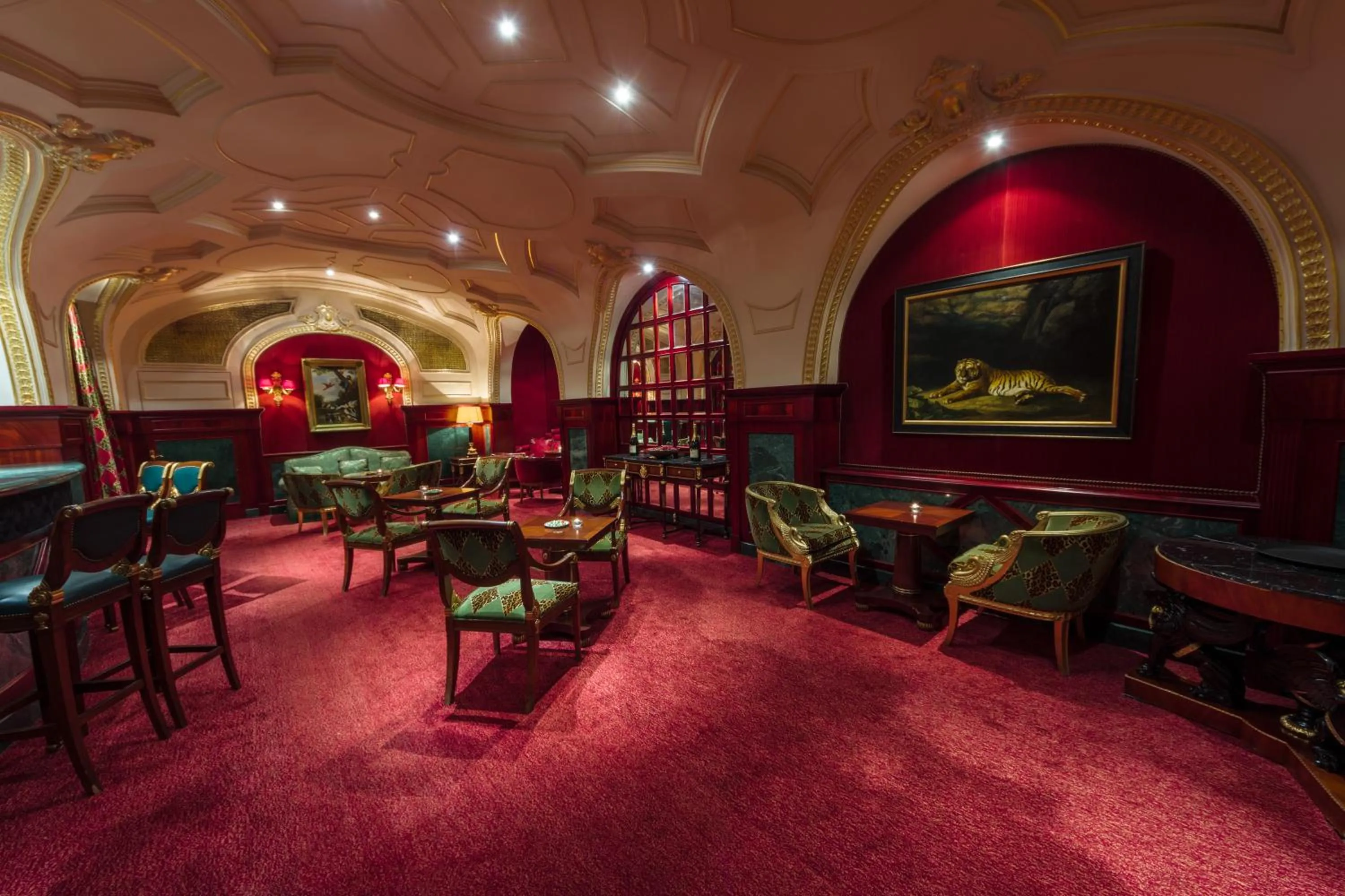 Lounge or bar in Bentley London