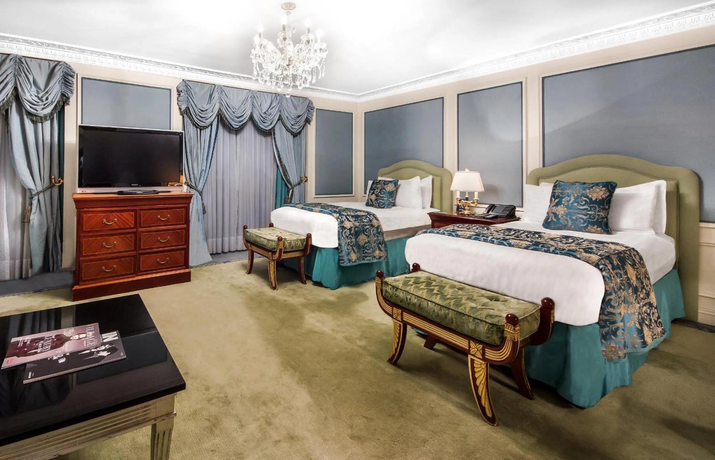 Bedroom, Bed in Bentley London