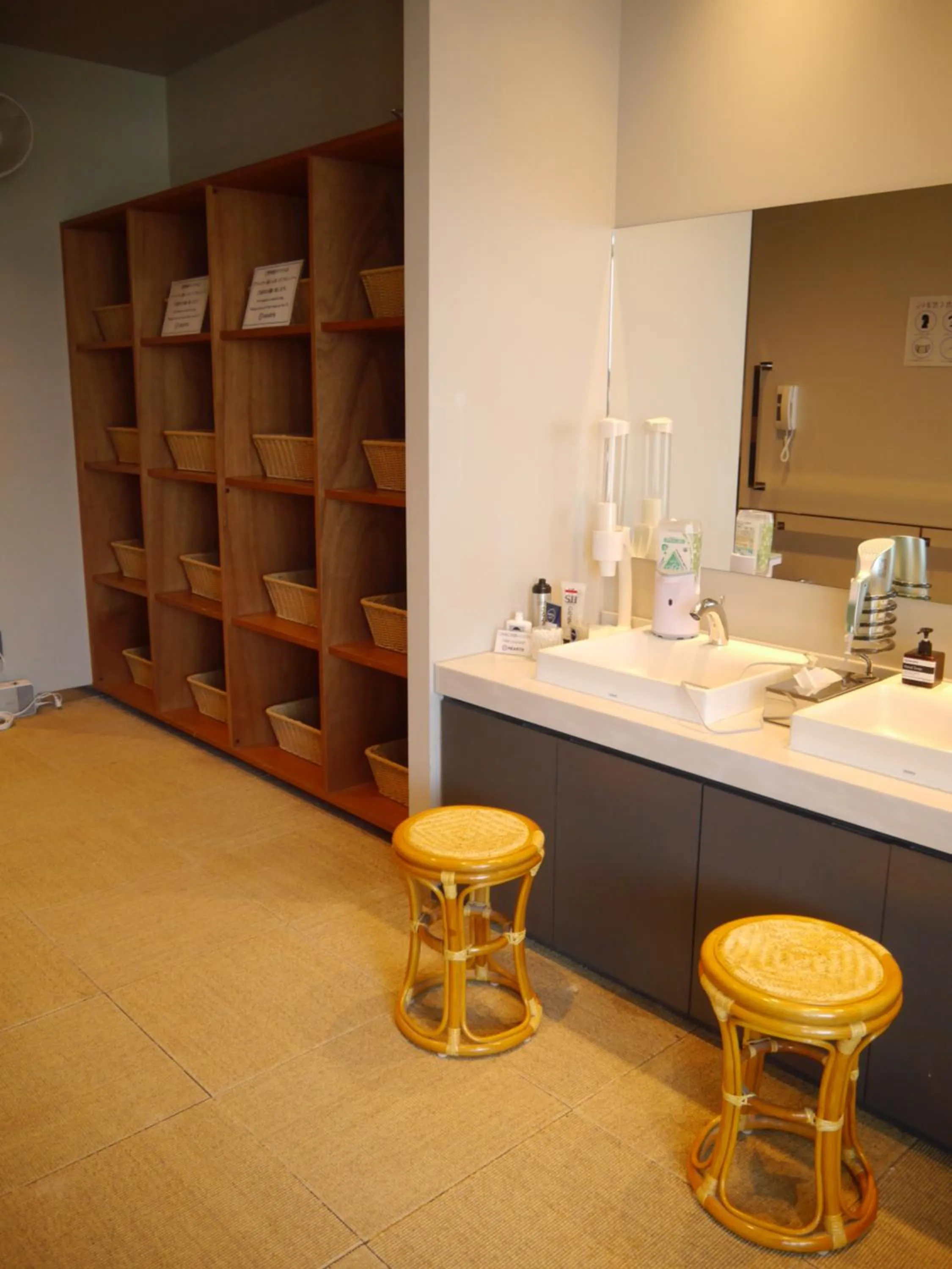 HEARTS Capsule Hotel & Spa HAKATA