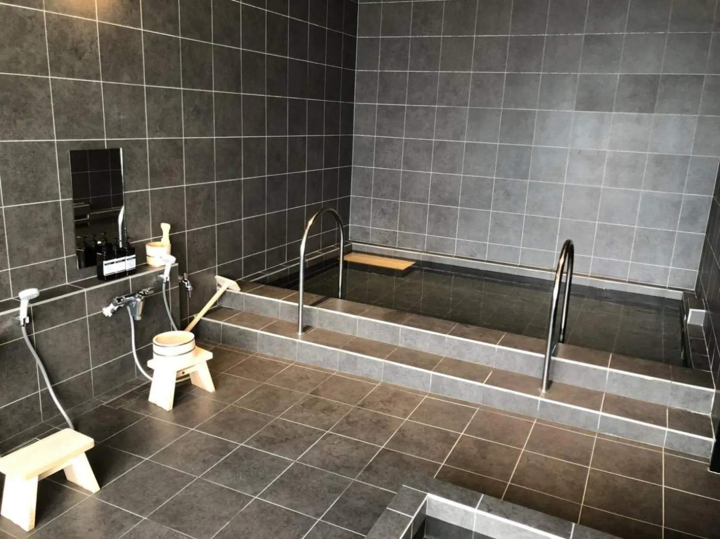 HEARTS Capsule Hotel & Spa HAKATA