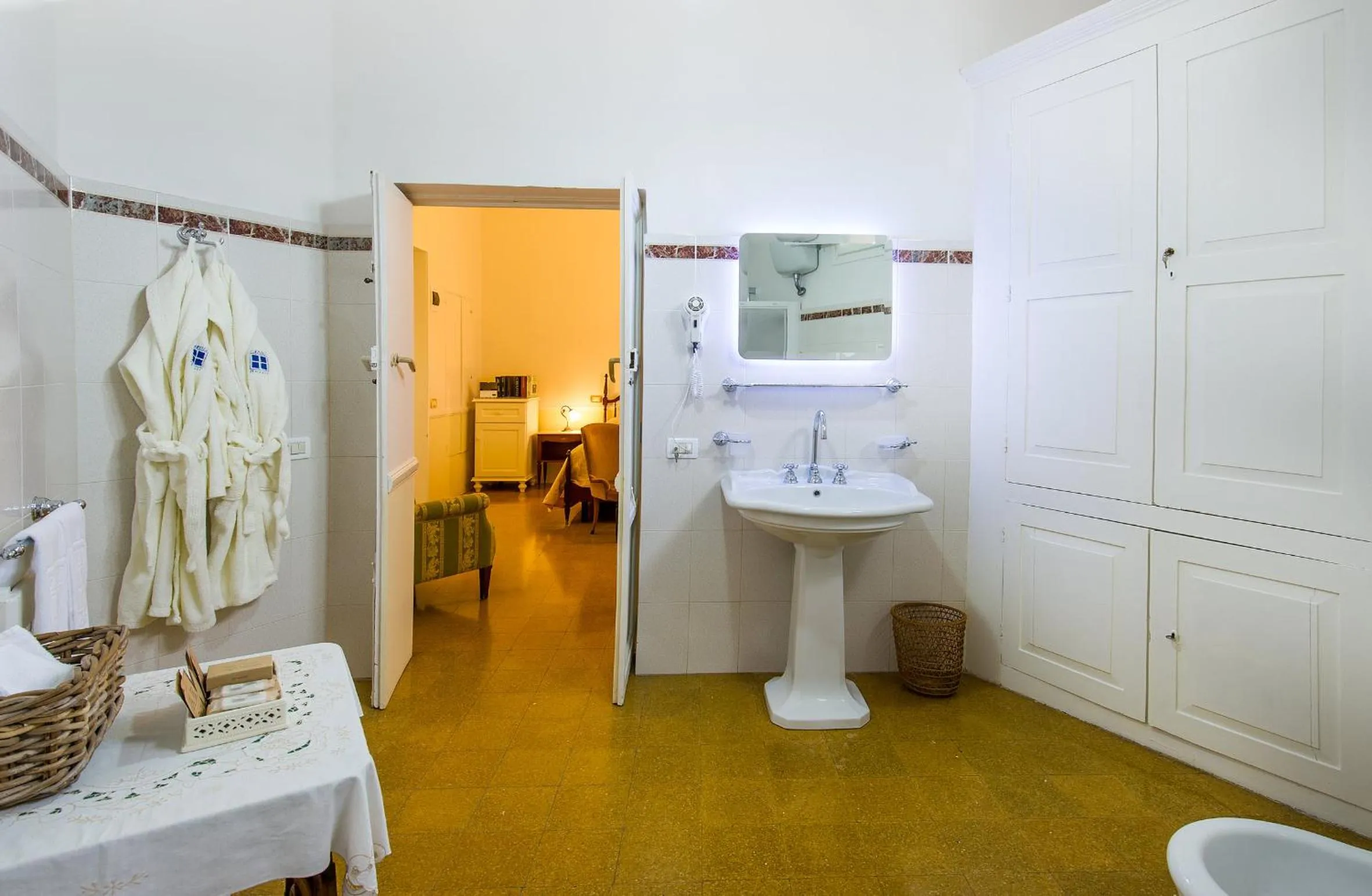 Bathroom in Villa La Meridiana - Caroli Hotels