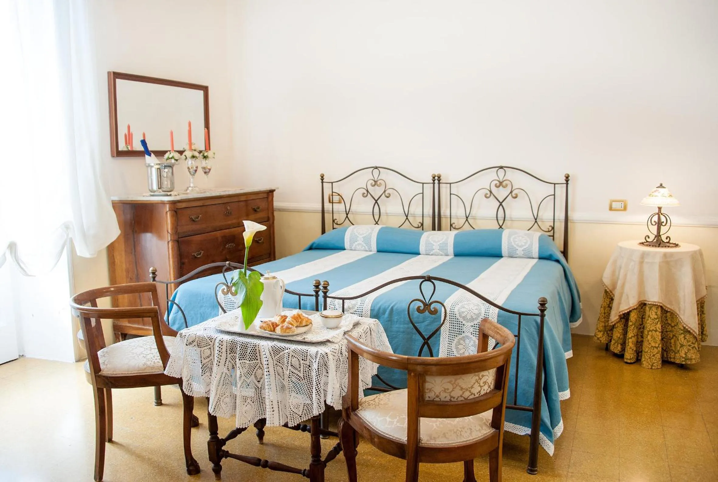 Bed in Villa La Meridiana - Caroli Hotels