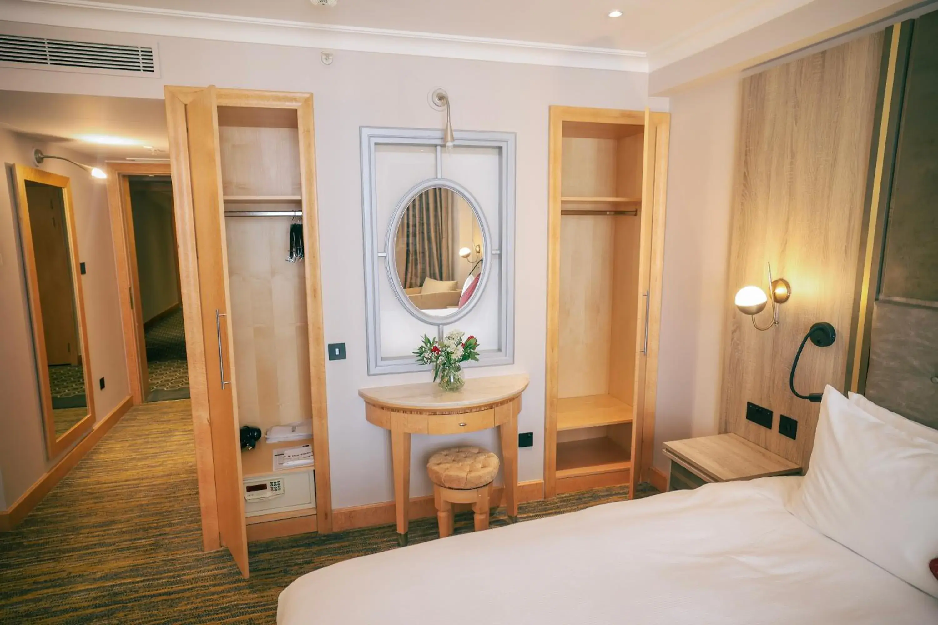 Classic Double Room in Courthouse Hotel London Classic Double Room in Courthouse Hotel London