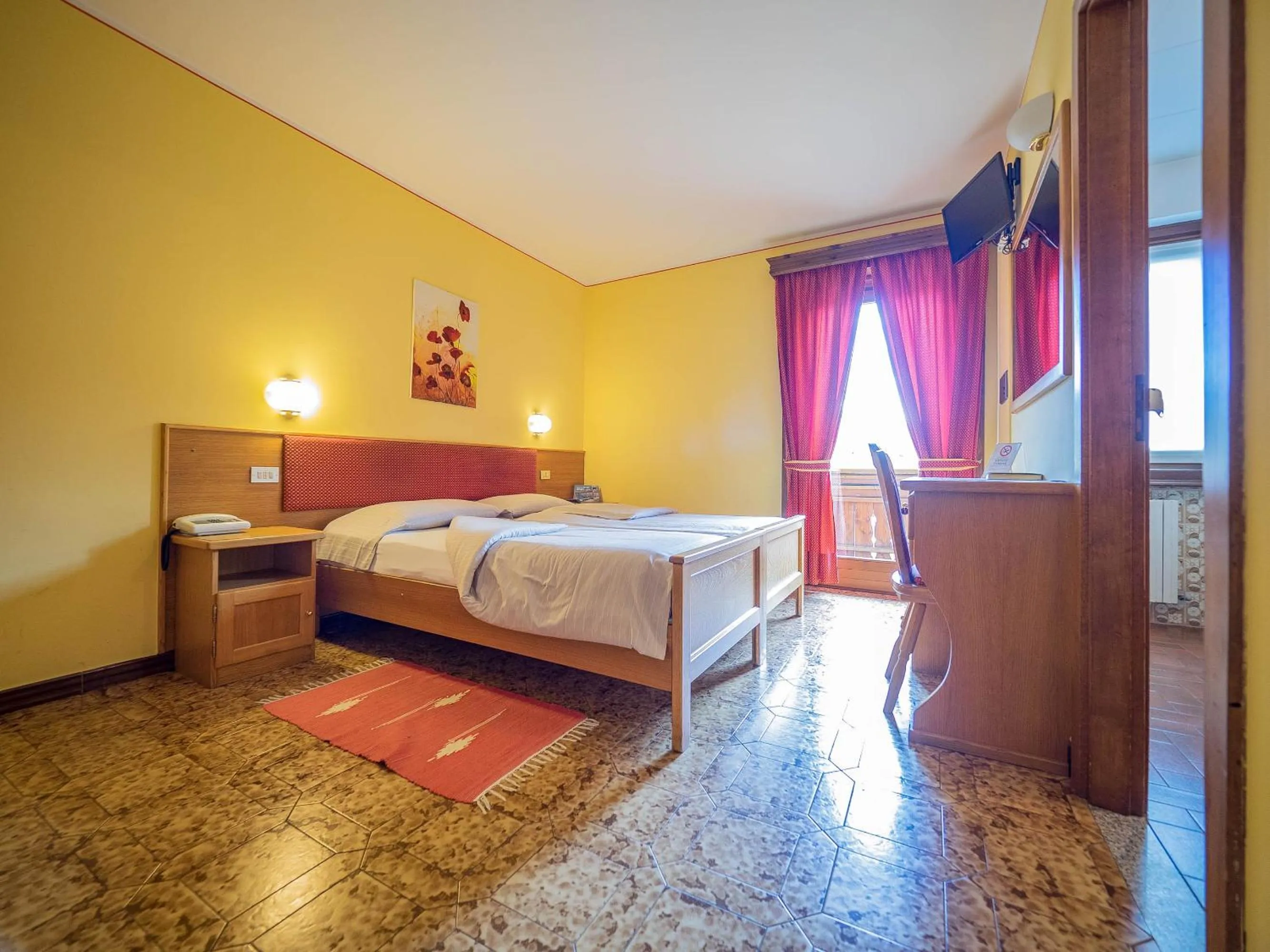 Bedroom, Bed in Hotel Baita della Luna