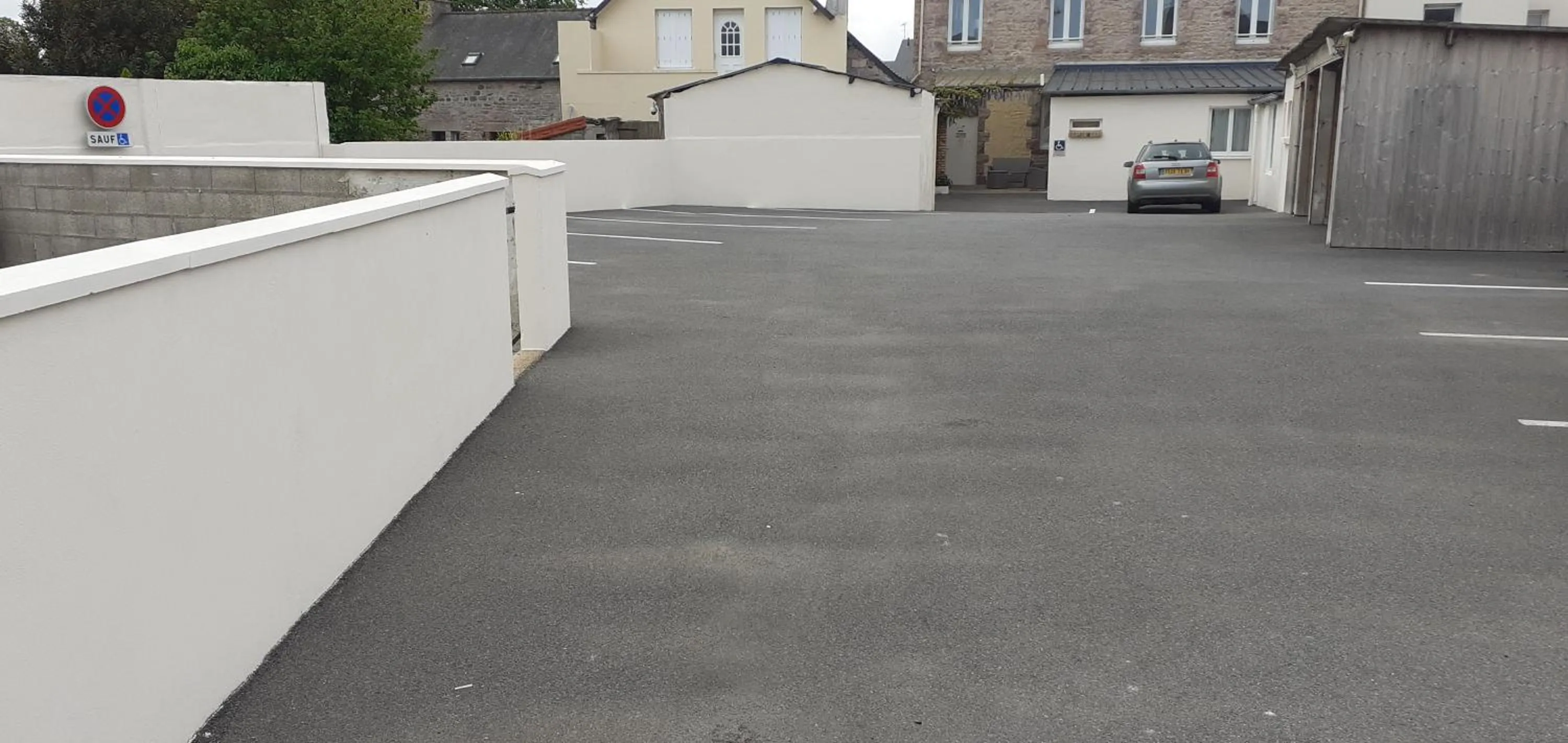 Parking in Le Bon Cap