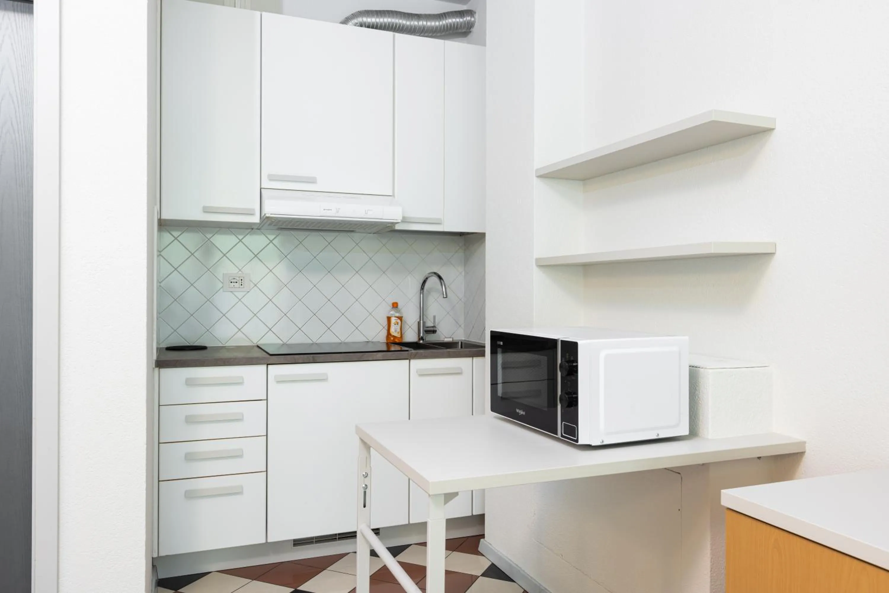 Coffee/tea facilities in Piazzi House