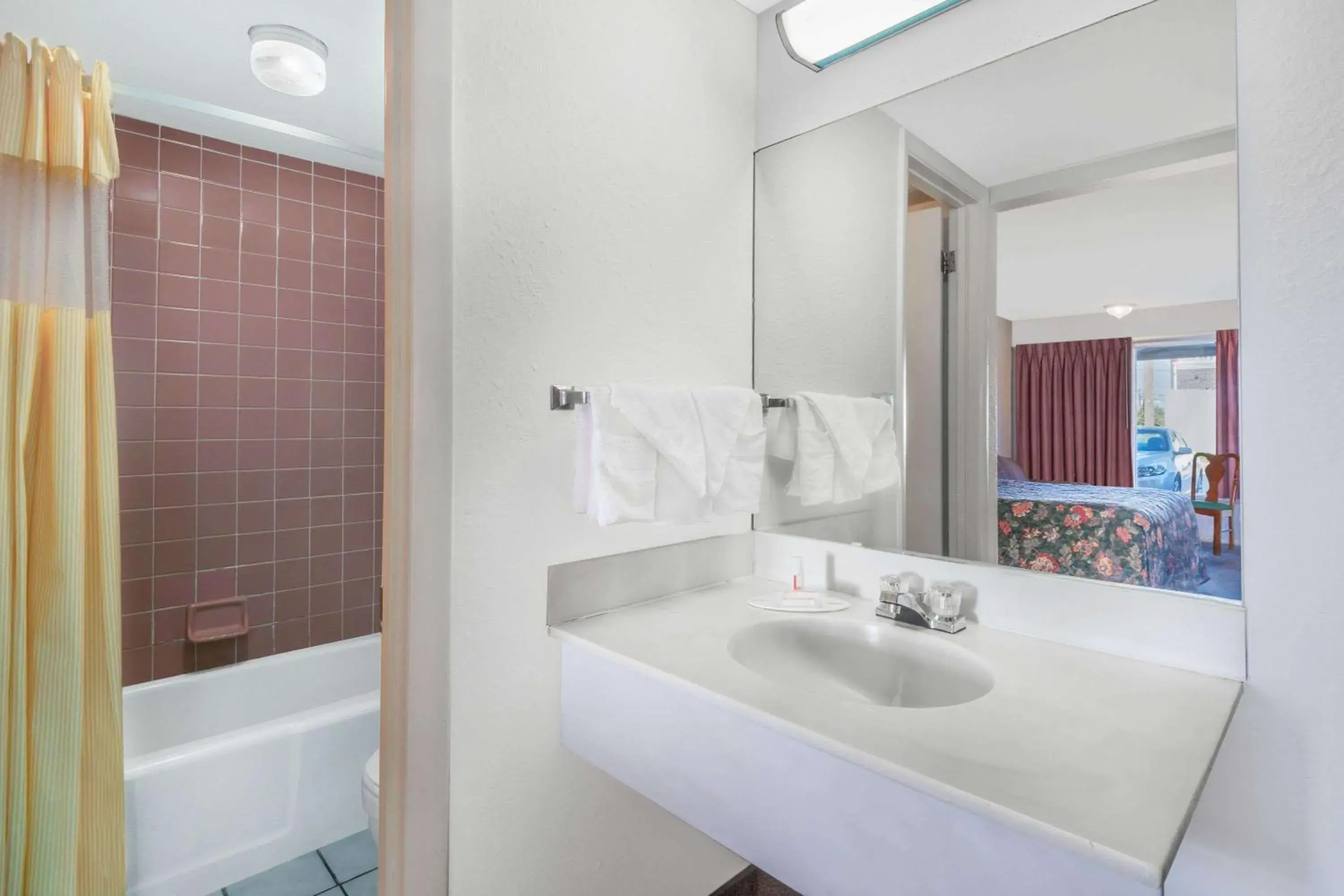 Bathroom in Days Inn by Wyndham Mt. Sterling Bathroom in Days Inn by Wyndham Mt. Sterling