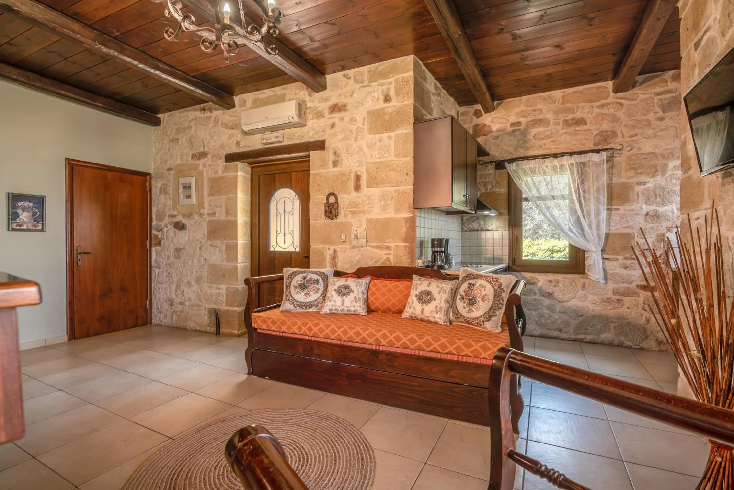 TV and multimedia in The Stonemade Houses