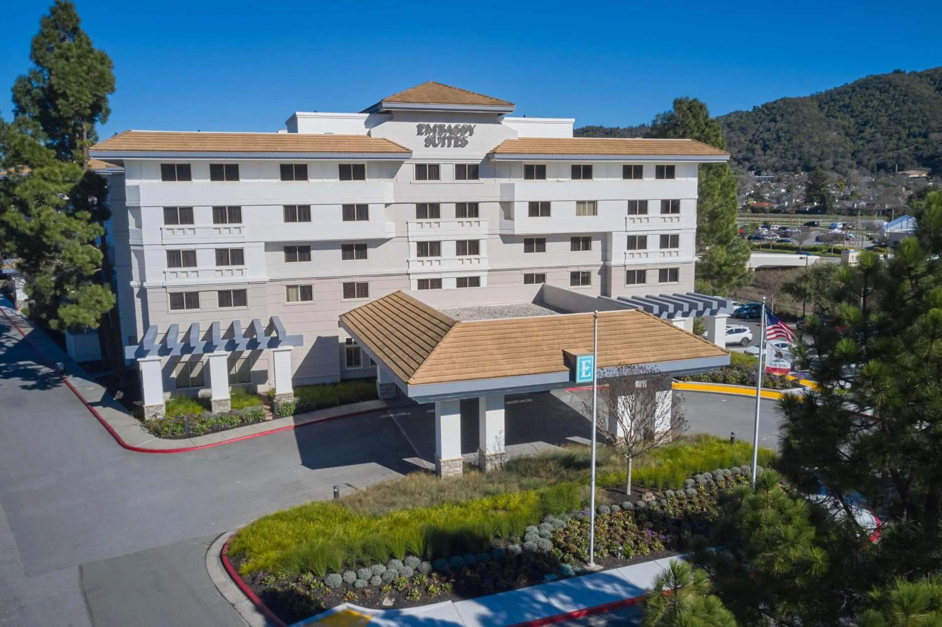 Property building in Embassy Suites by Hilton San Rafael Marin County