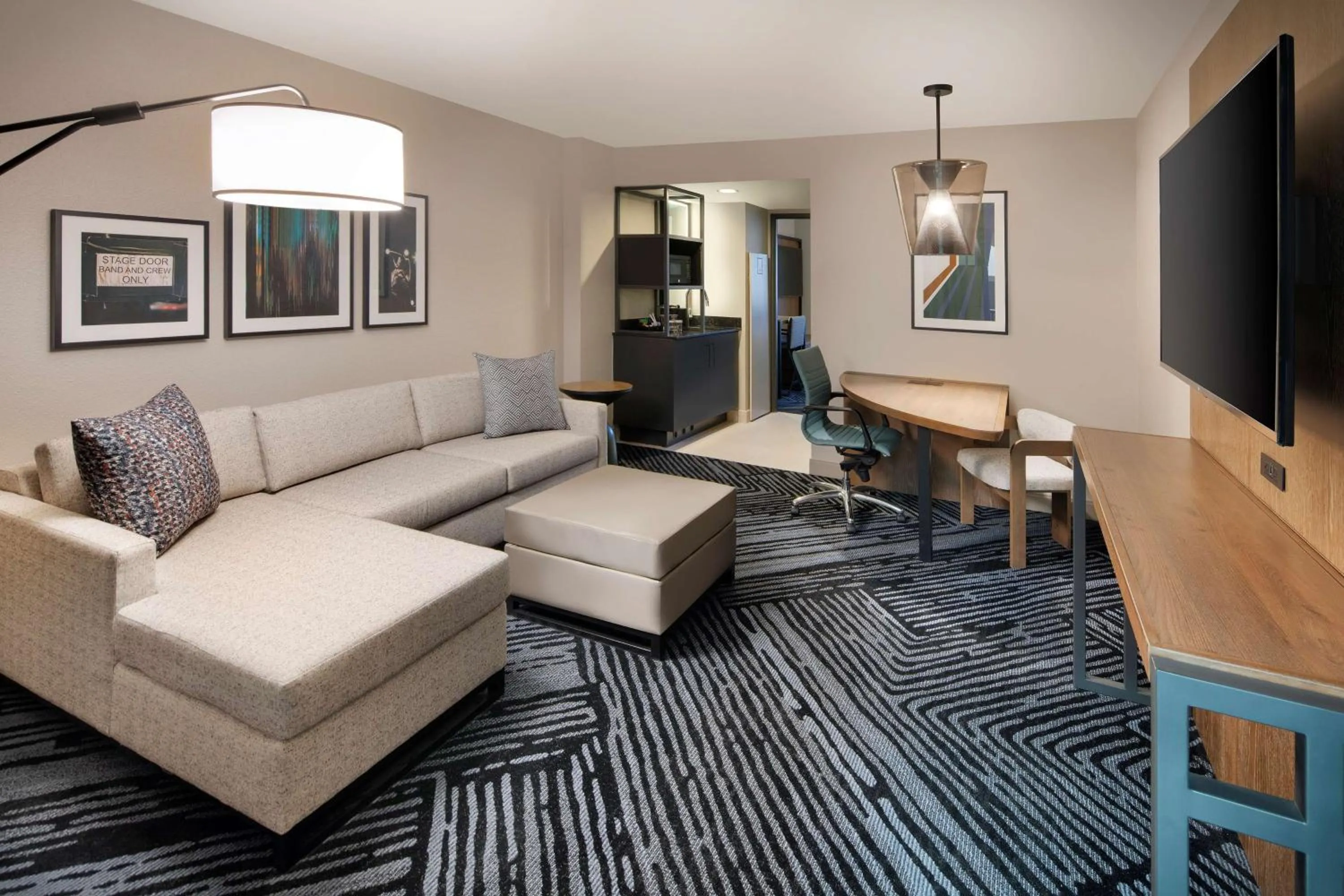 Living room in Embassy Suites by Hilton San Rafael Marin County