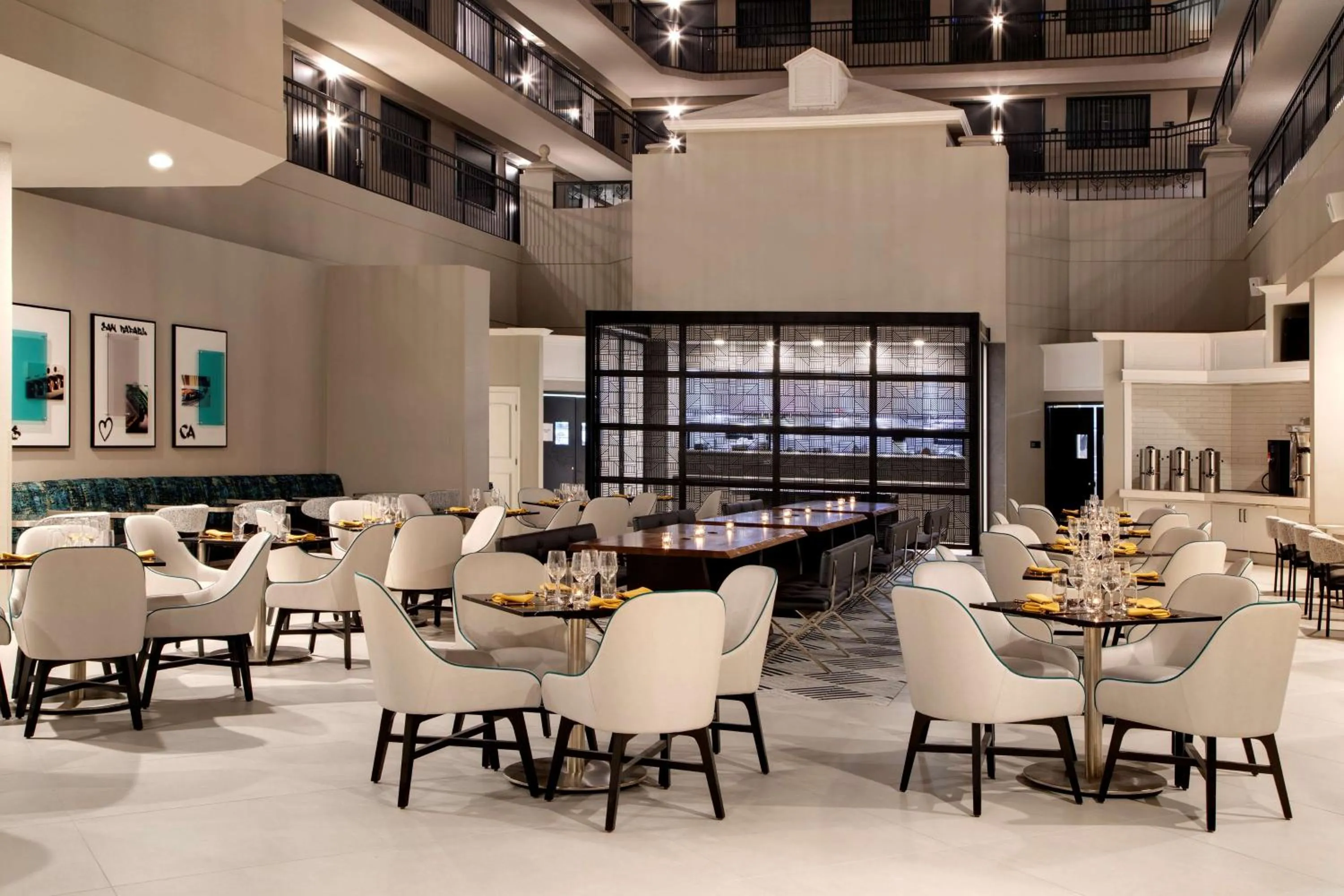 Restaurant/places to eat in Embassy Suites by Hilton San Rafael Marin County