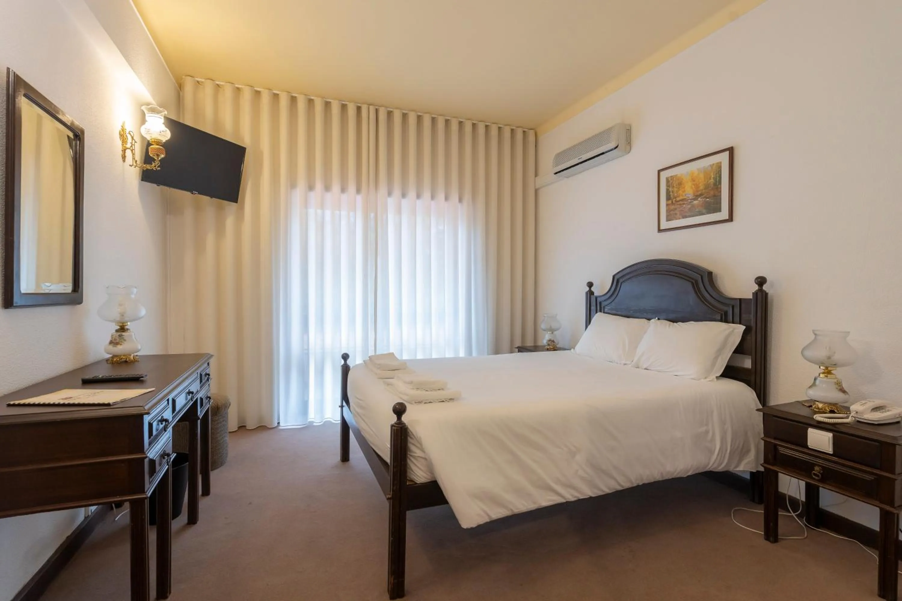 Photo of the whole room, Bed in Lavanda Hotel Mira Serra