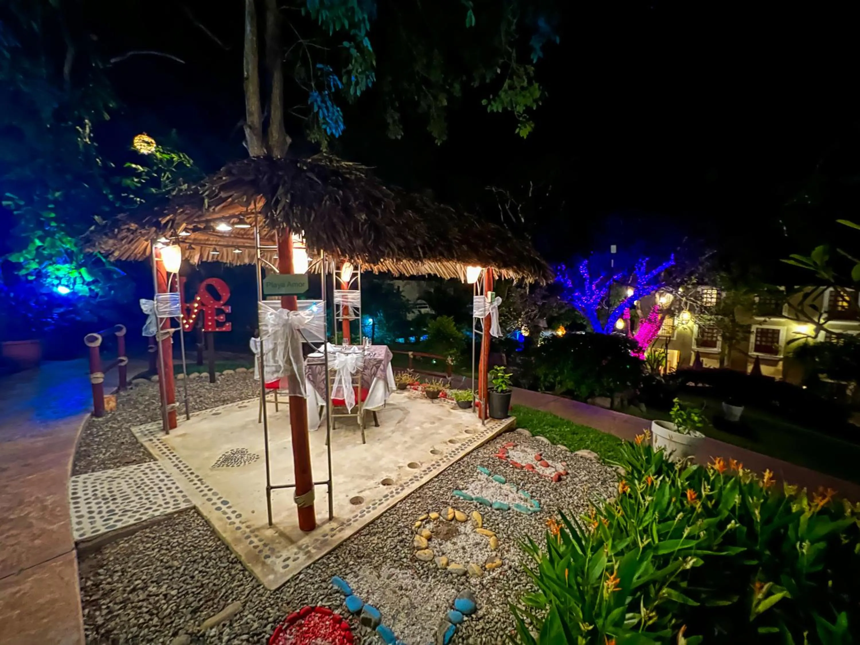 Garden in Binniguenda Huatulco & Beach Club