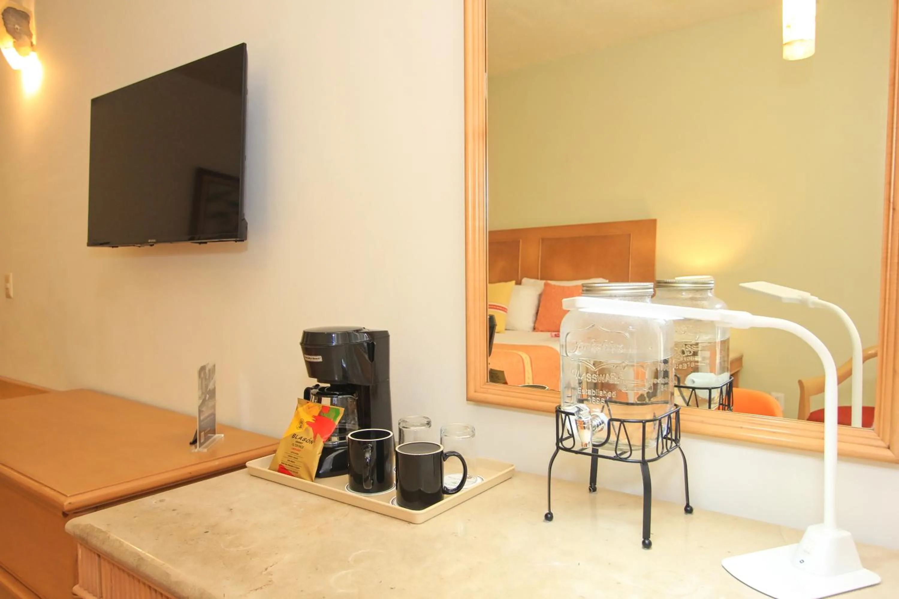 Coffee/tea facilities in Binniguenda Huatulco & Beach Club