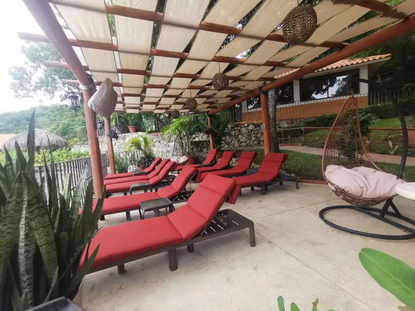 Inner courtyard view in Binniguenda Huatulco & Beach Club Inner courtyard view in Binniguenda Huatulco & Beach Club