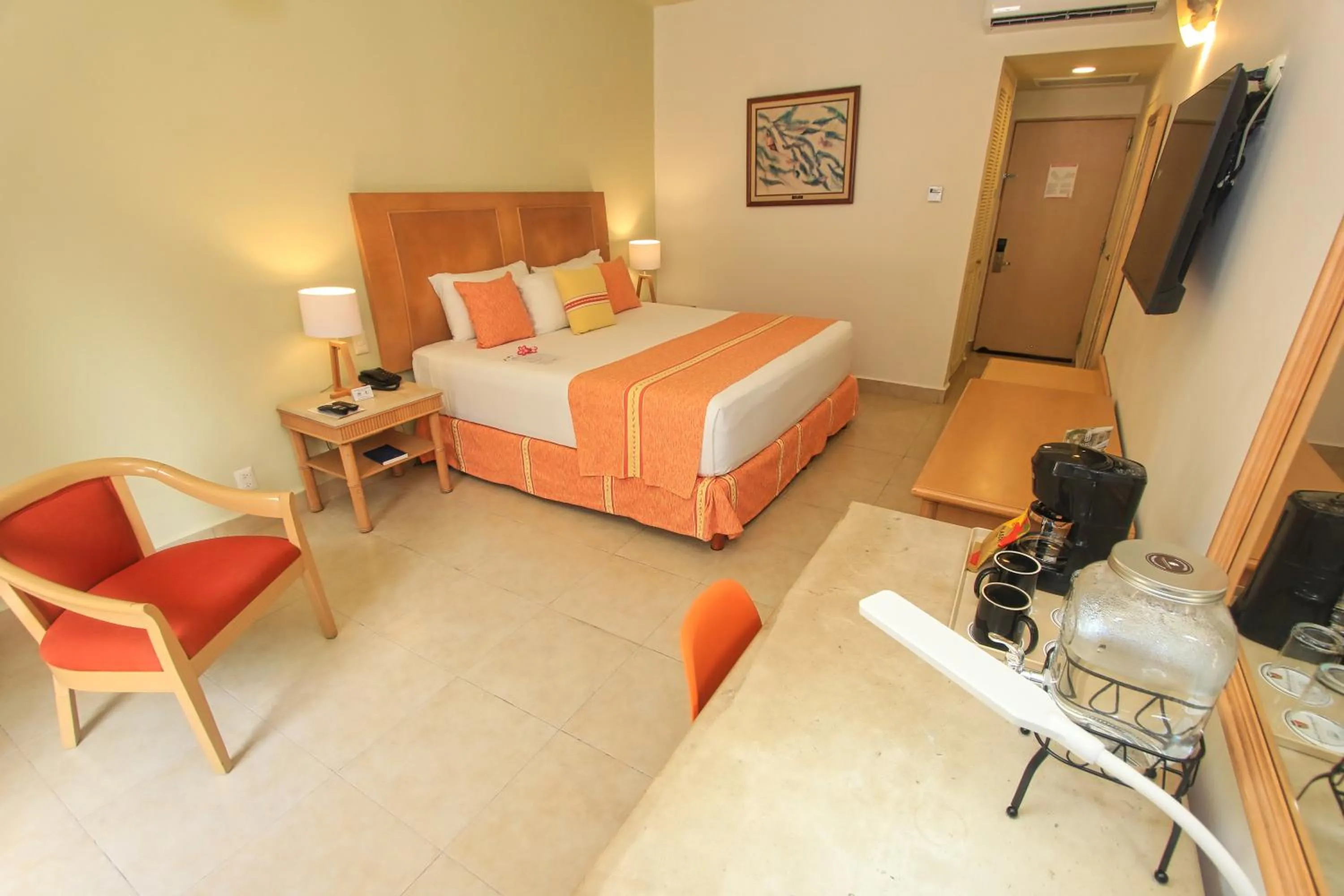Photo of the whole room, Bed in Binniguenda Huatulco & Beach Club