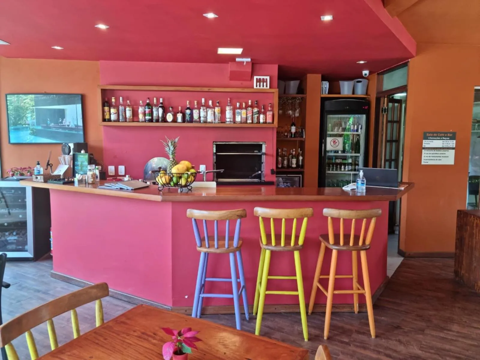 Restaurant/places to eat in Pousada Armação de Camburi