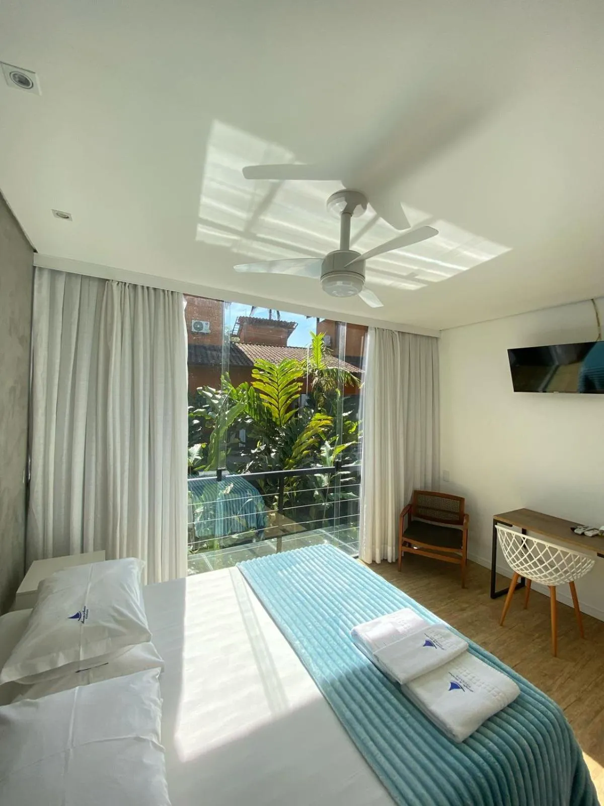 Bedroom, Bed in Pousada Armação de Camburi