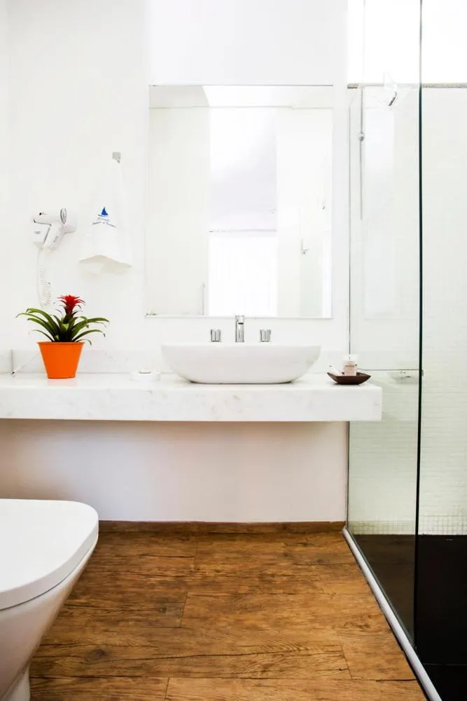 Bathroom in Pousada Armação de Camburi