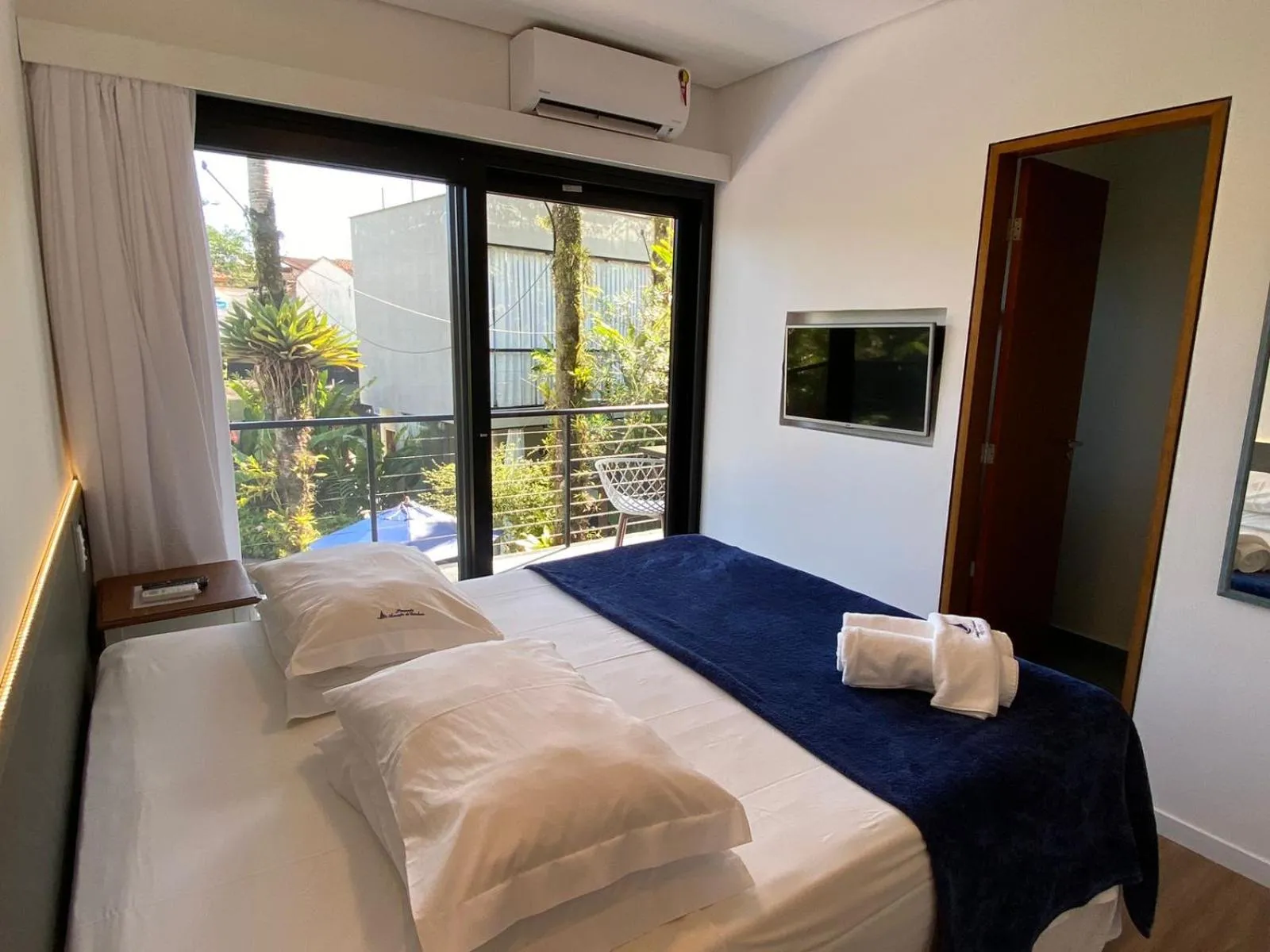 Bedroom, Bed in Pousada Armação de Camburi