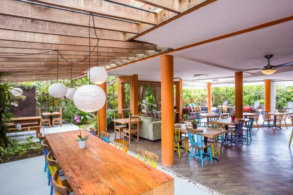 Restaurant/places to eat in Pousada Armação de Camburi