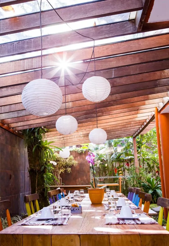 Restaurant/places to eat in Pousada Armação de Camburi