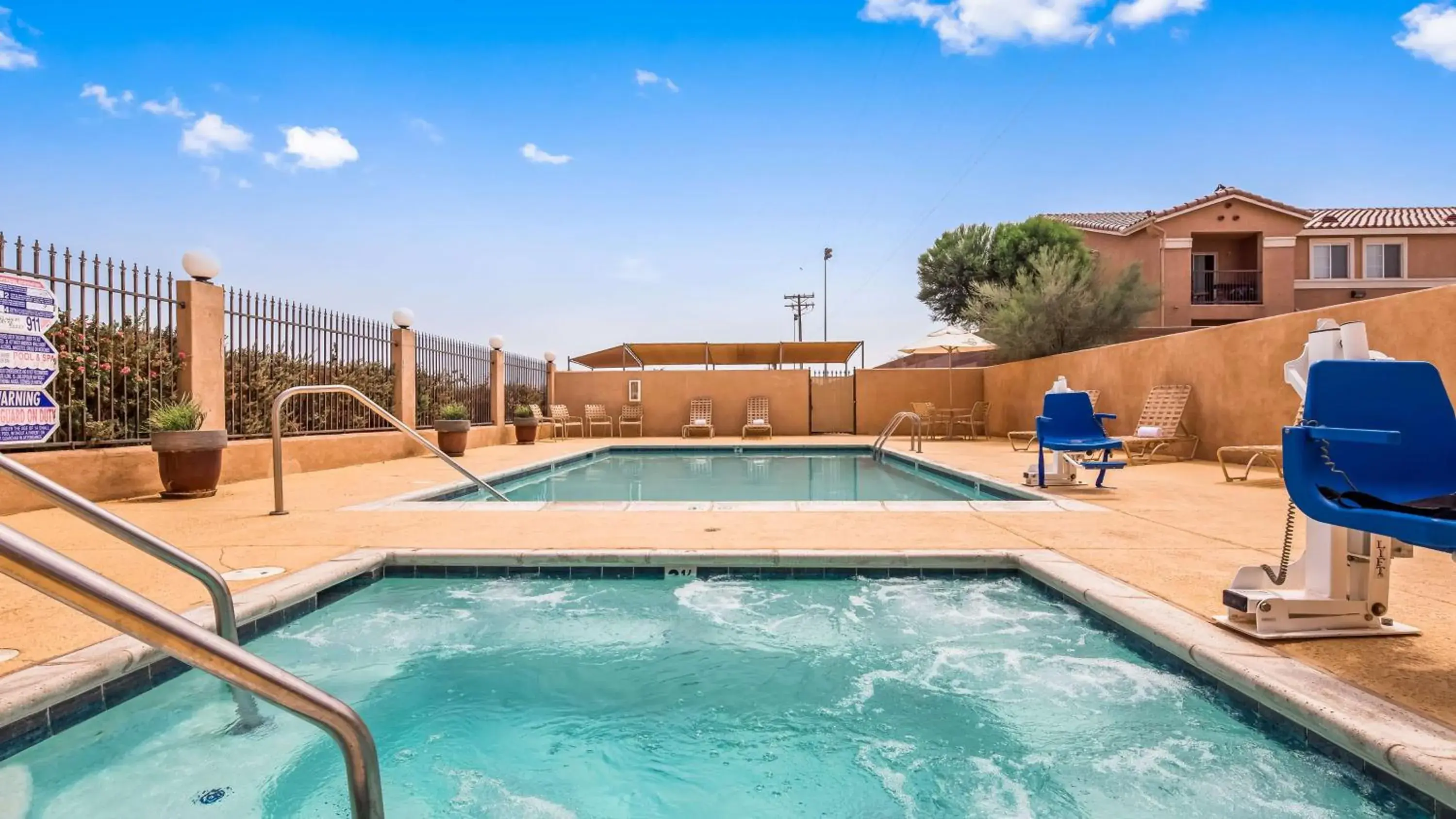 Pool view in Best Western Plus Main Street Inn Pool view in Best Western Plus Main Street Inn