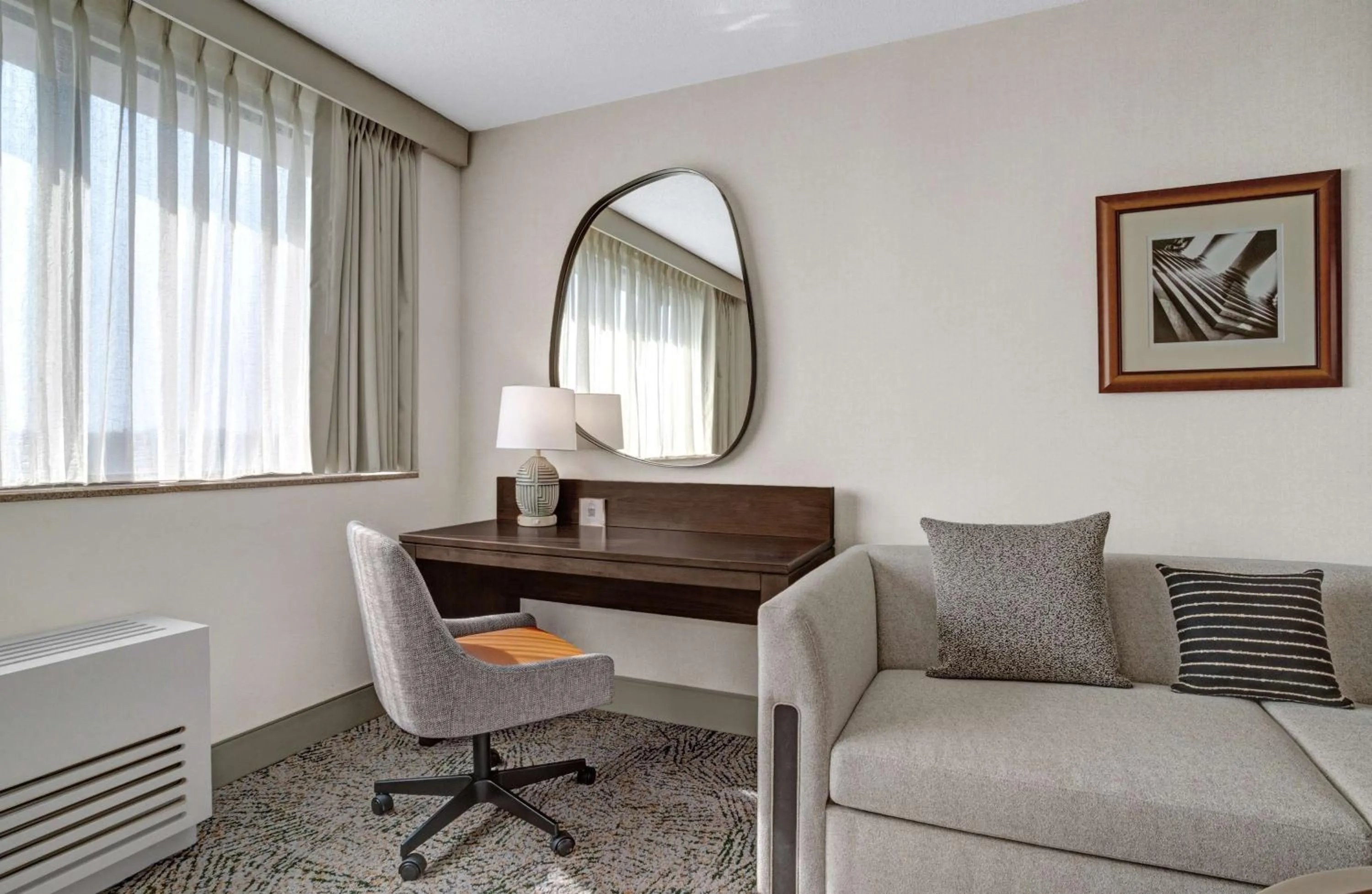 Corner King Room in Hilton Arlington National Landing