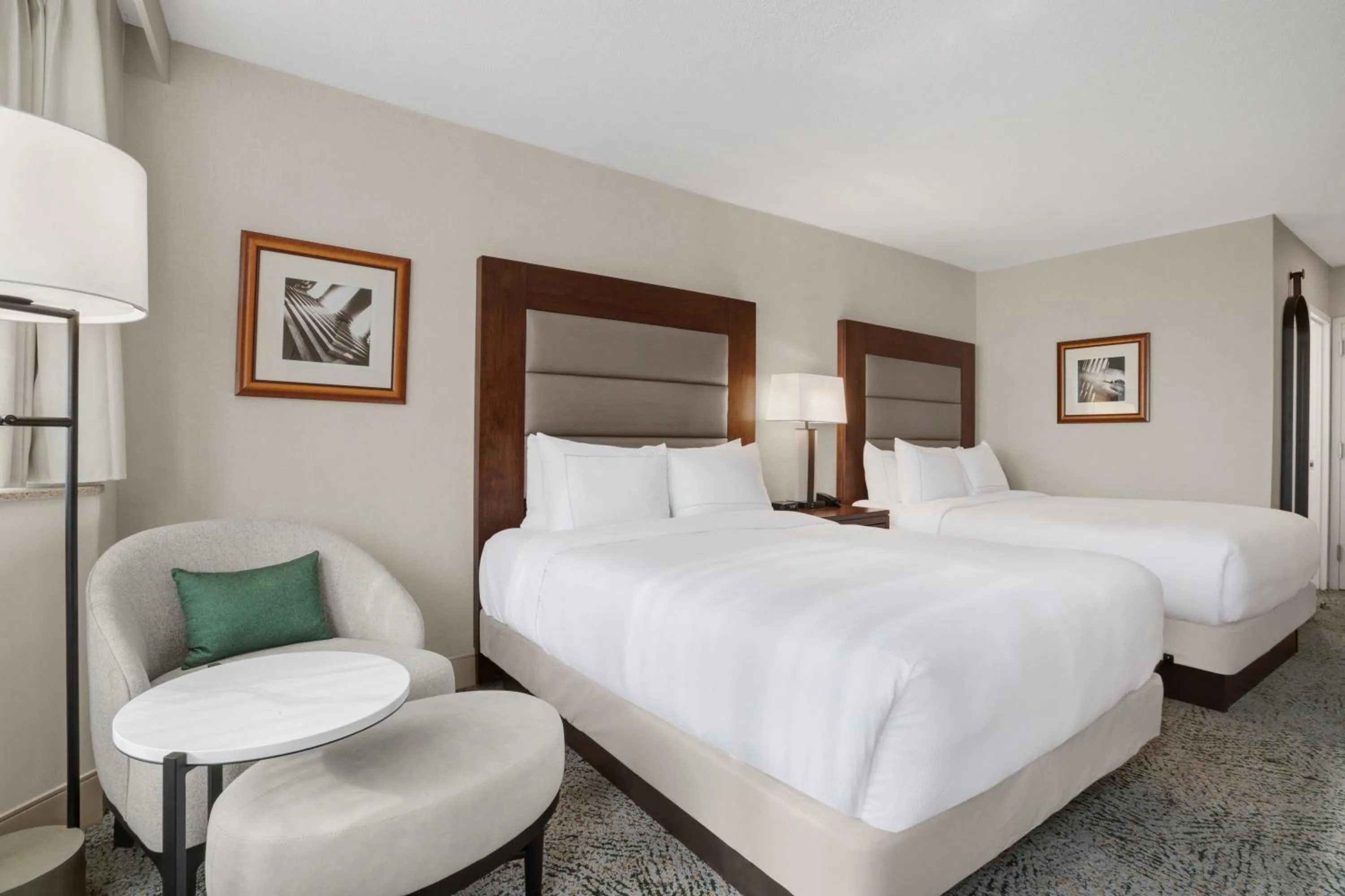 Guests, Bed in Hilton Arlington National Landing