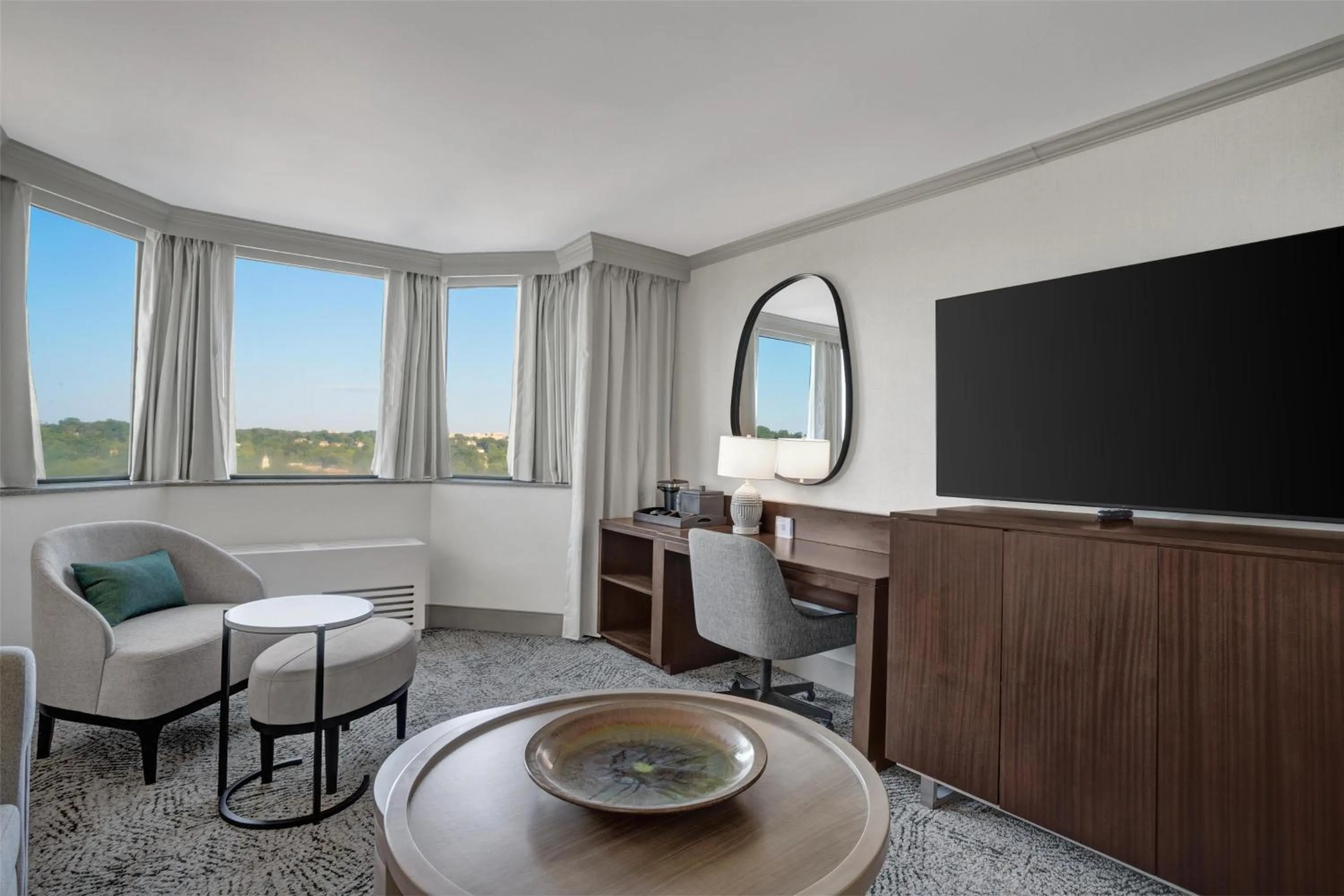 Living room in Hilton Arlington National Landing