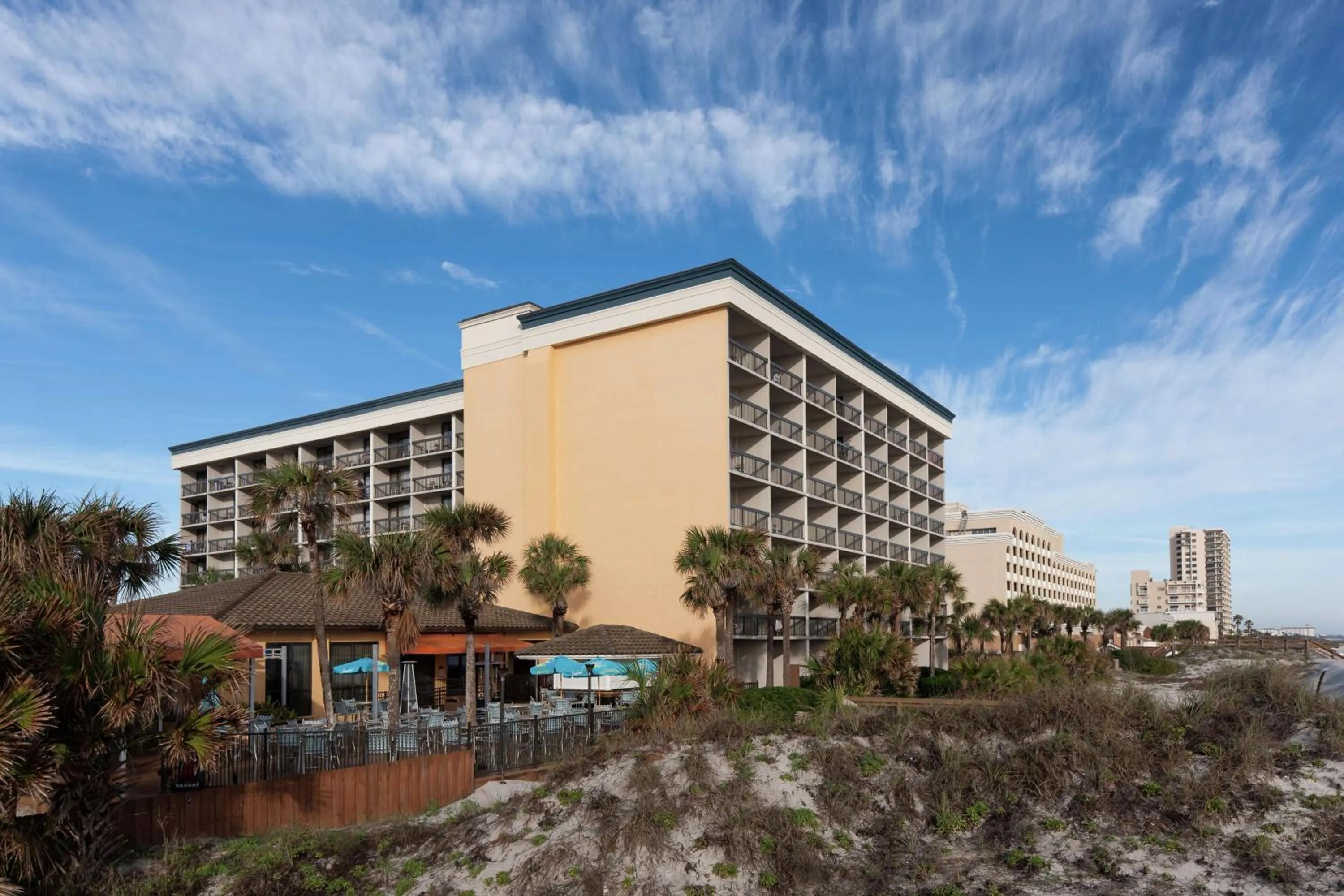 Property building in Hampton Inn Oceanfront Jacksonville Beach