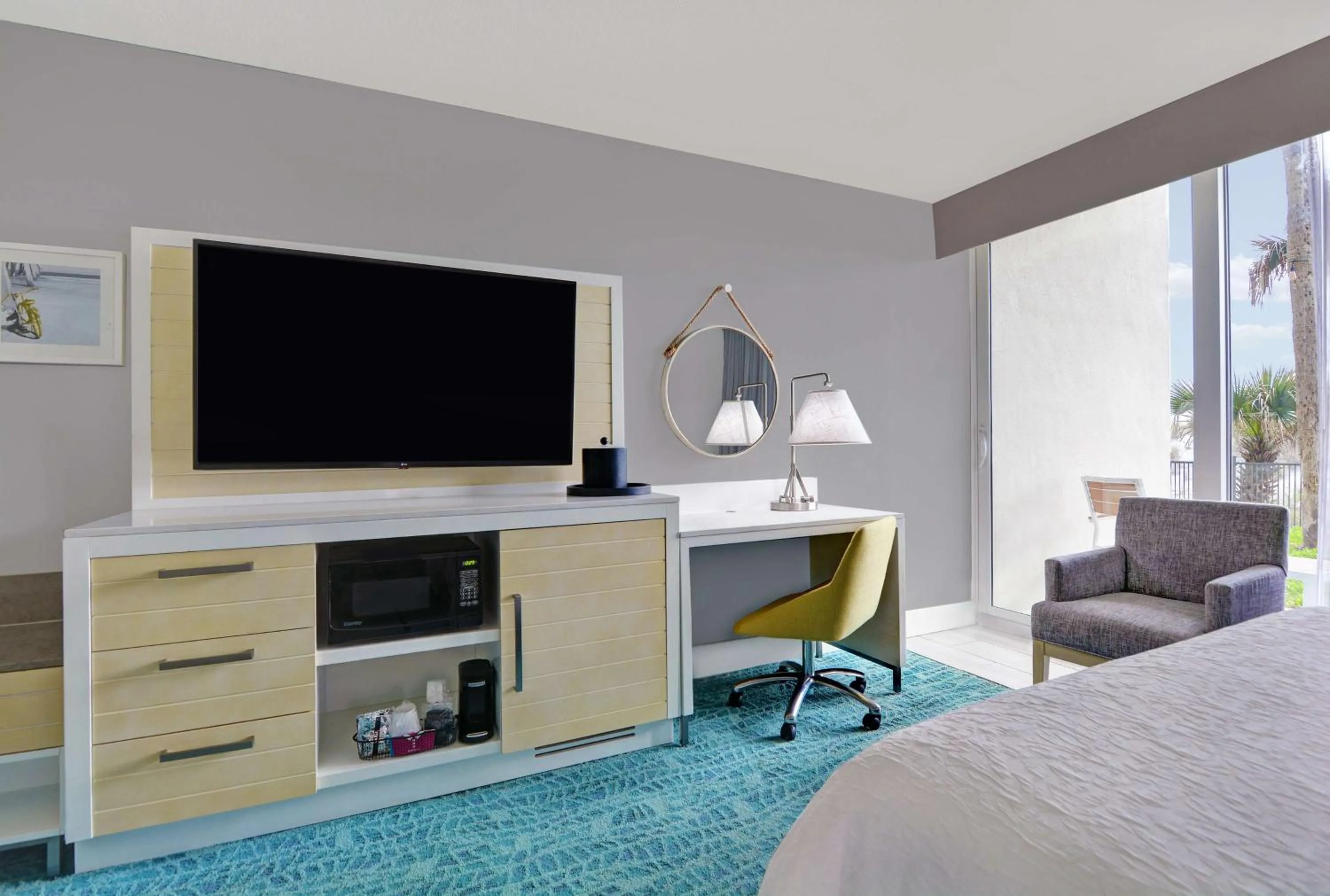 Bedroom, Bed in Hampton Inn Oceanfront Jacksonville Beach