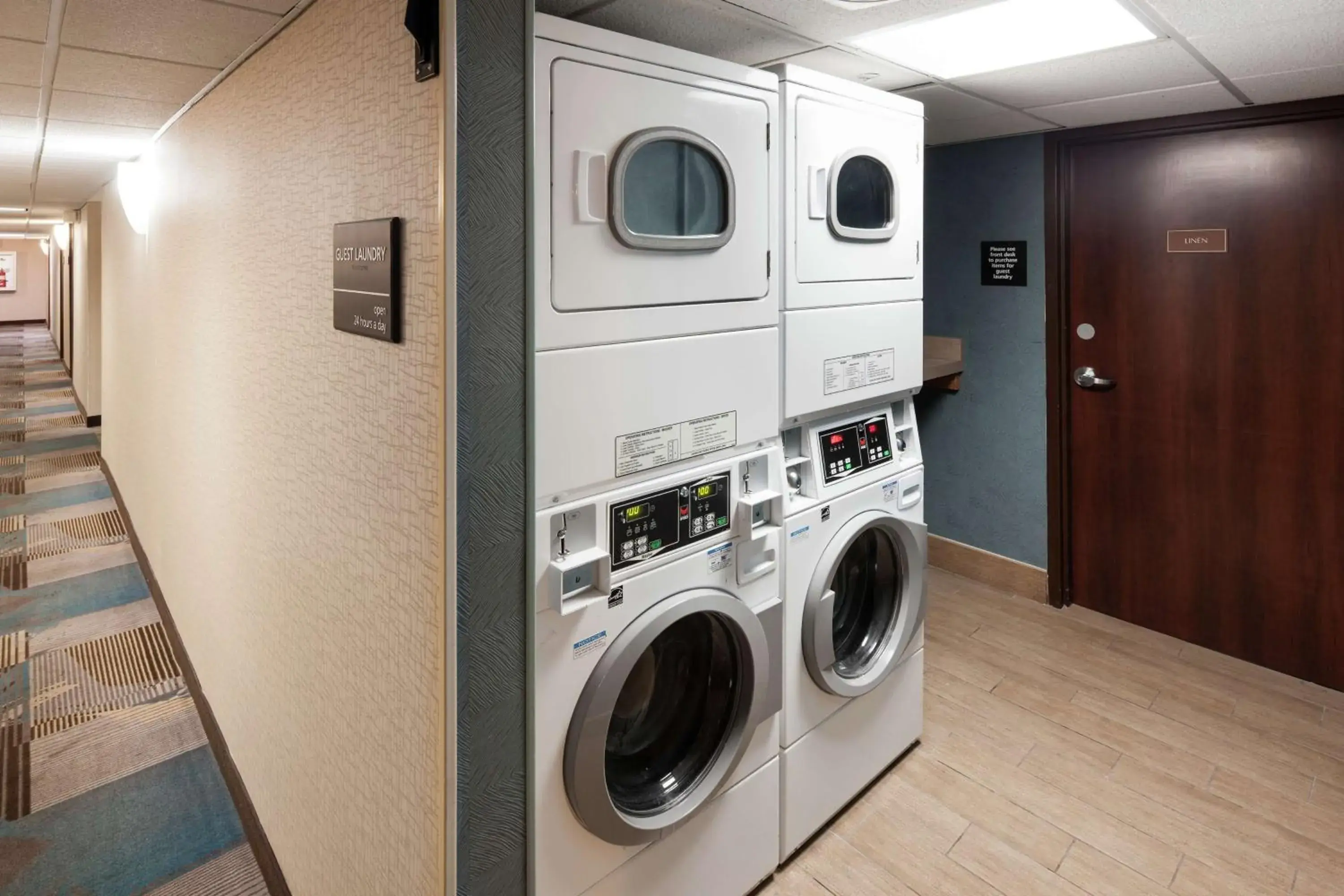 Property building in Hampton Inn Oceanfront Jacksonville Beach Property building in Hampton Inn Oceanfront Jacksonville Beach