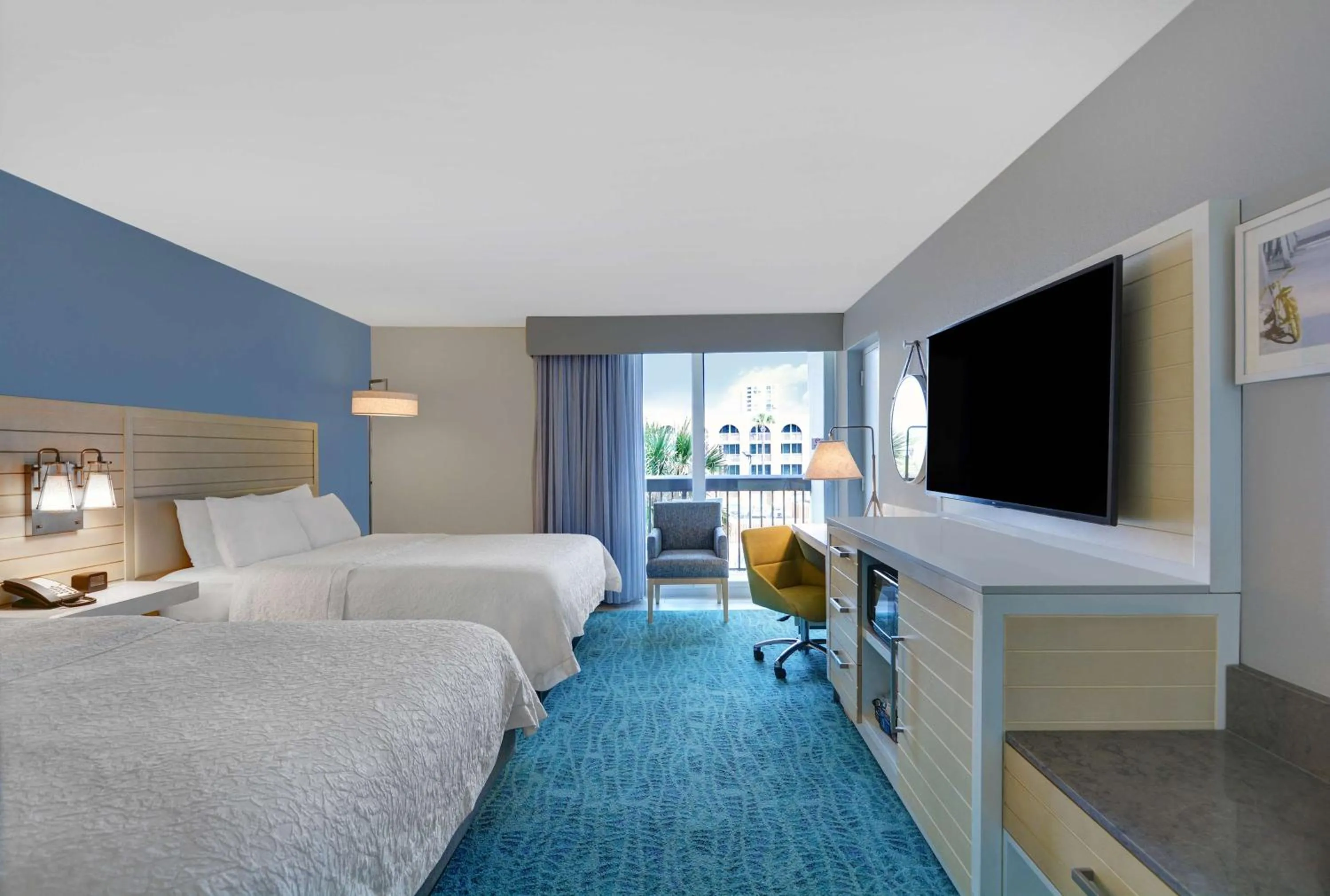 Bed in Hampton Inn Oceanfront Jacksonville Beach