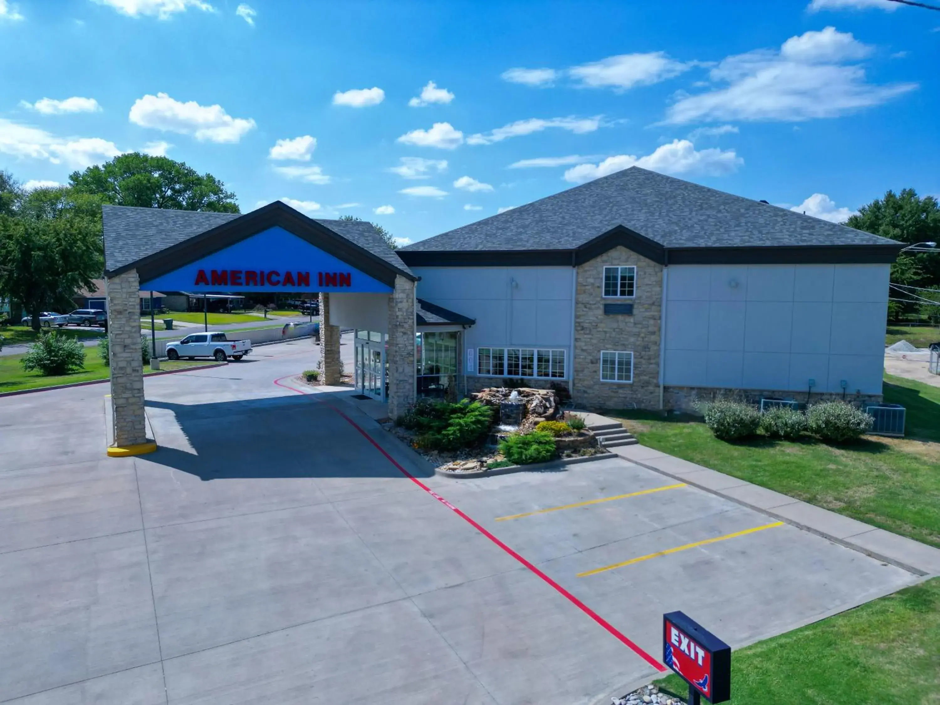 Property building in American Inn Madill Property building in American Inn Madill