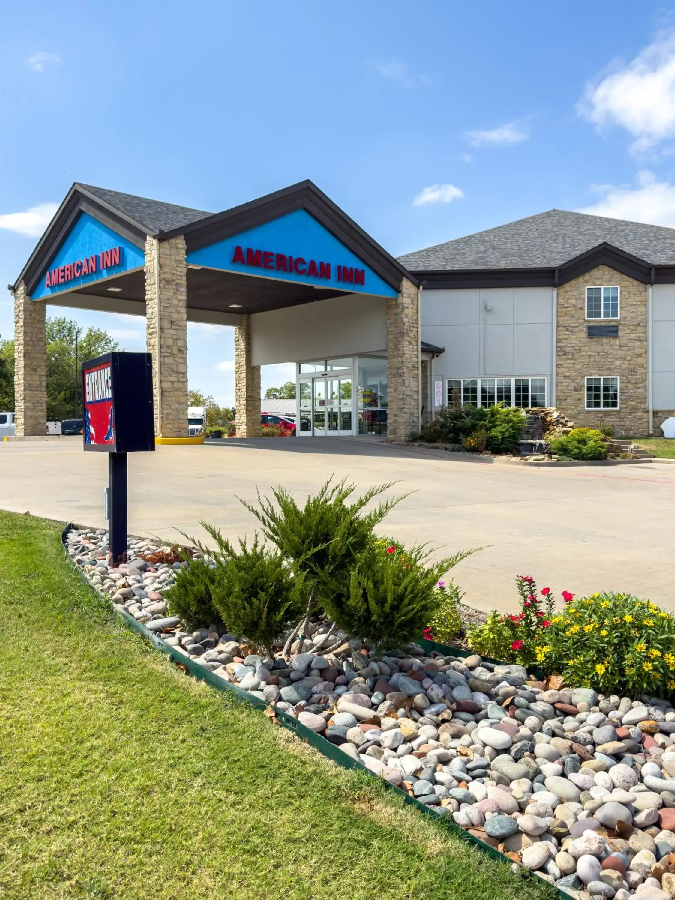 Property building in American Inn Madill Property building in American Inn Madill