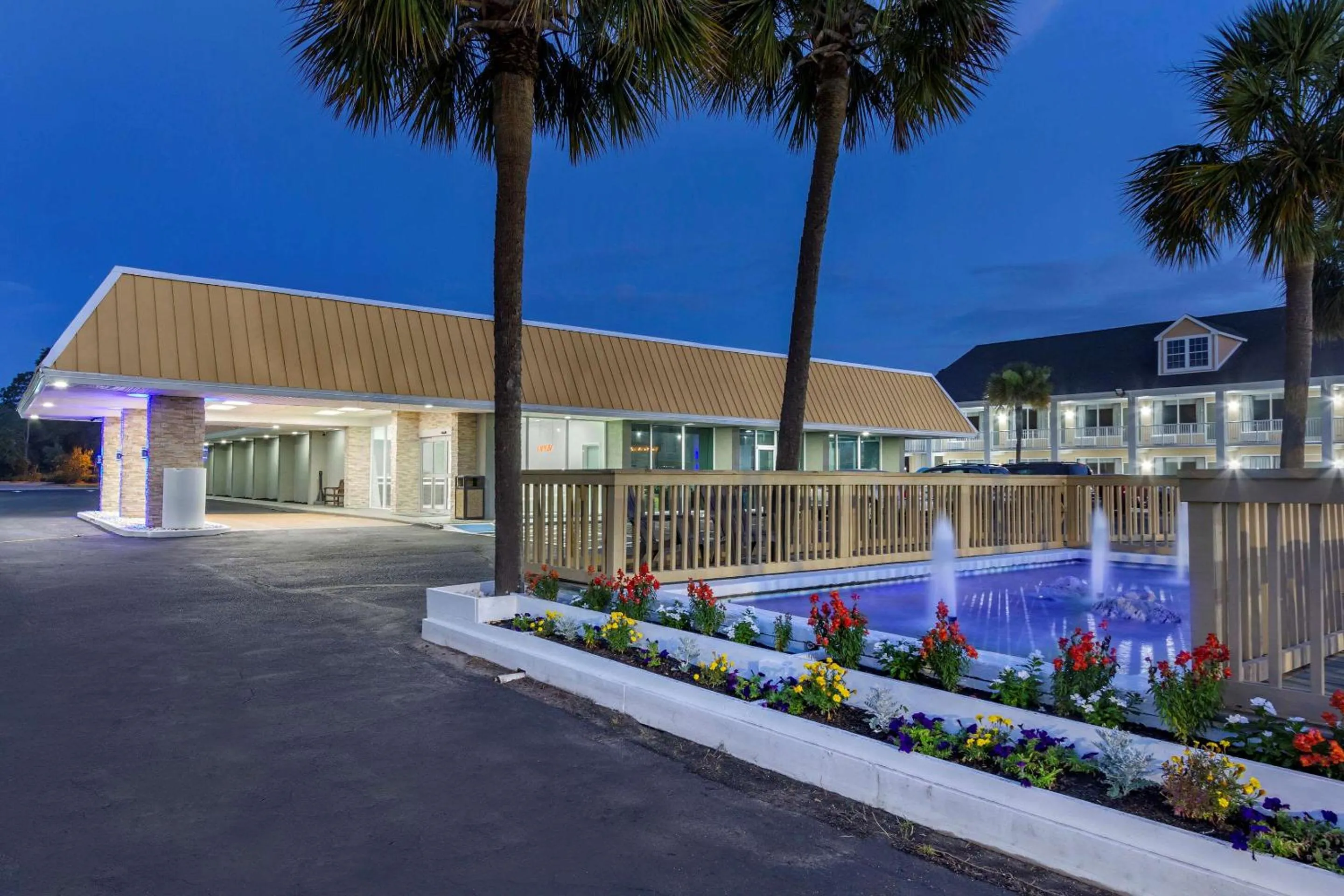 Property building in Quality Inn & Suites Pawleys Island