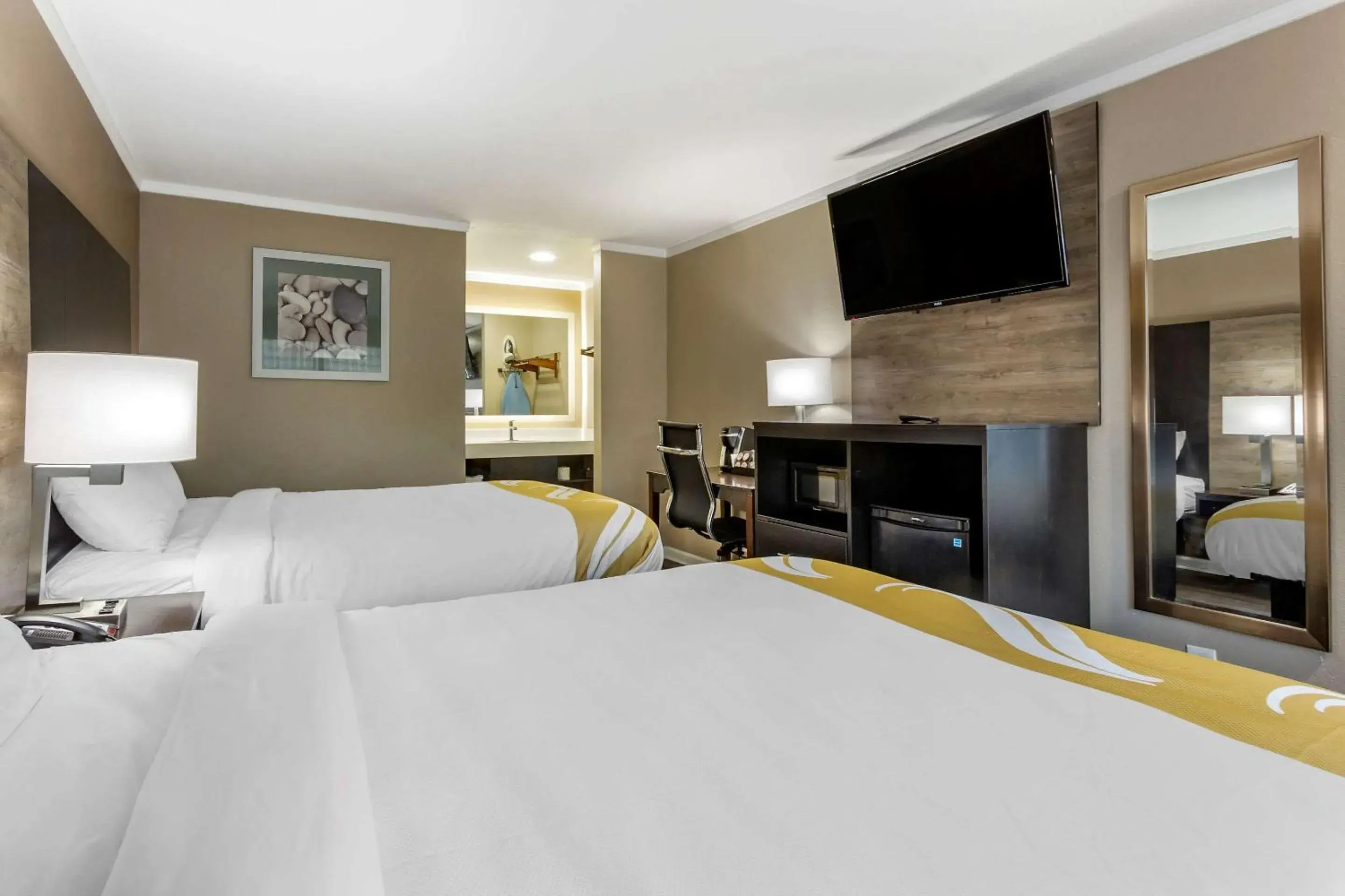 Photo of the whole room, Bed in Quality Inn & Suites Pawleys Island Photo of the whole room, Bed in Quality Inn & Suites Pawleys Island