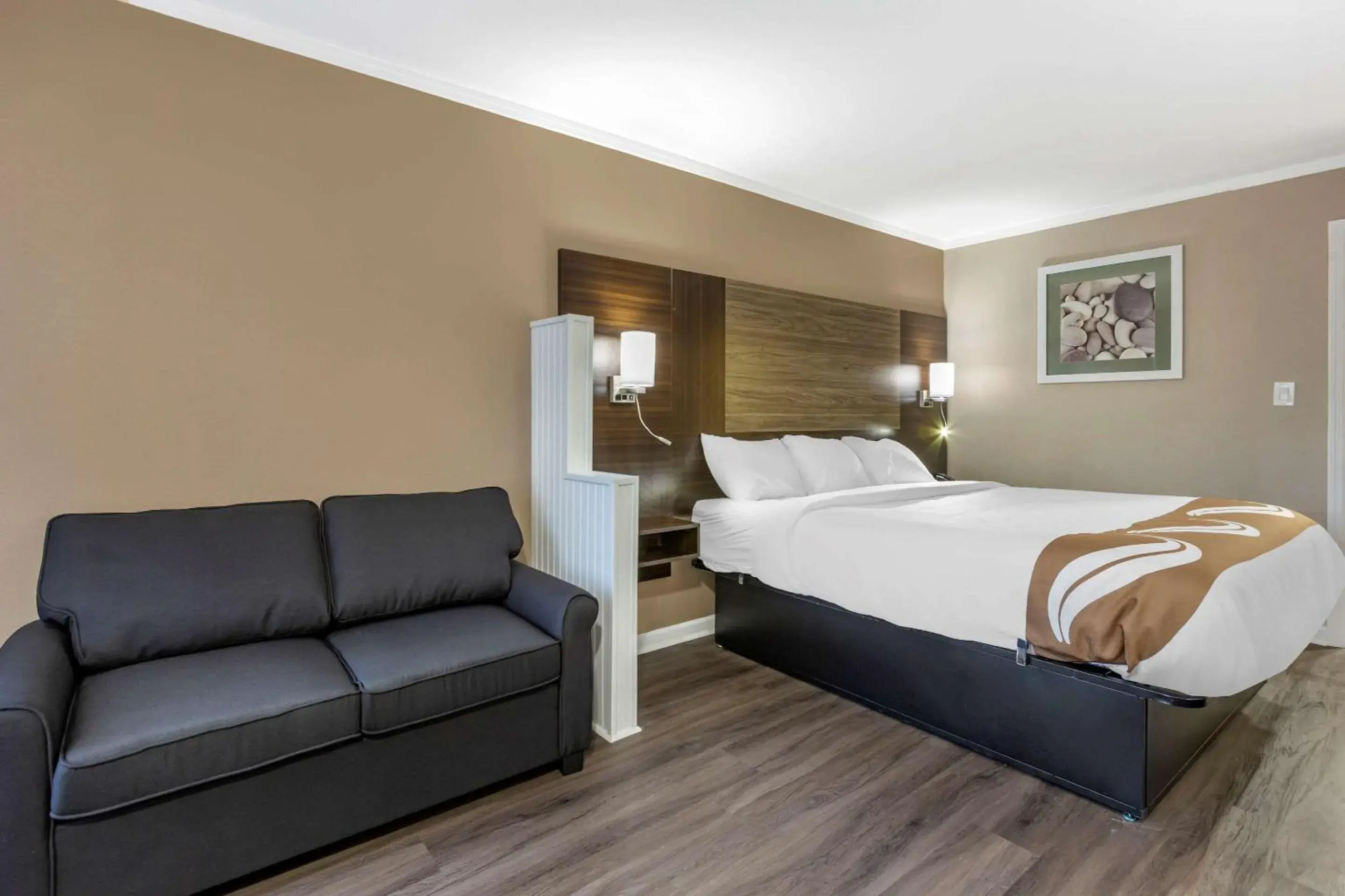 Superior King Suite - Non-Smoking in Quality Inn & Suites Pawleys Island Superior King Suite - Non-Smoking in Quality Inn & Suites Pawleys Island