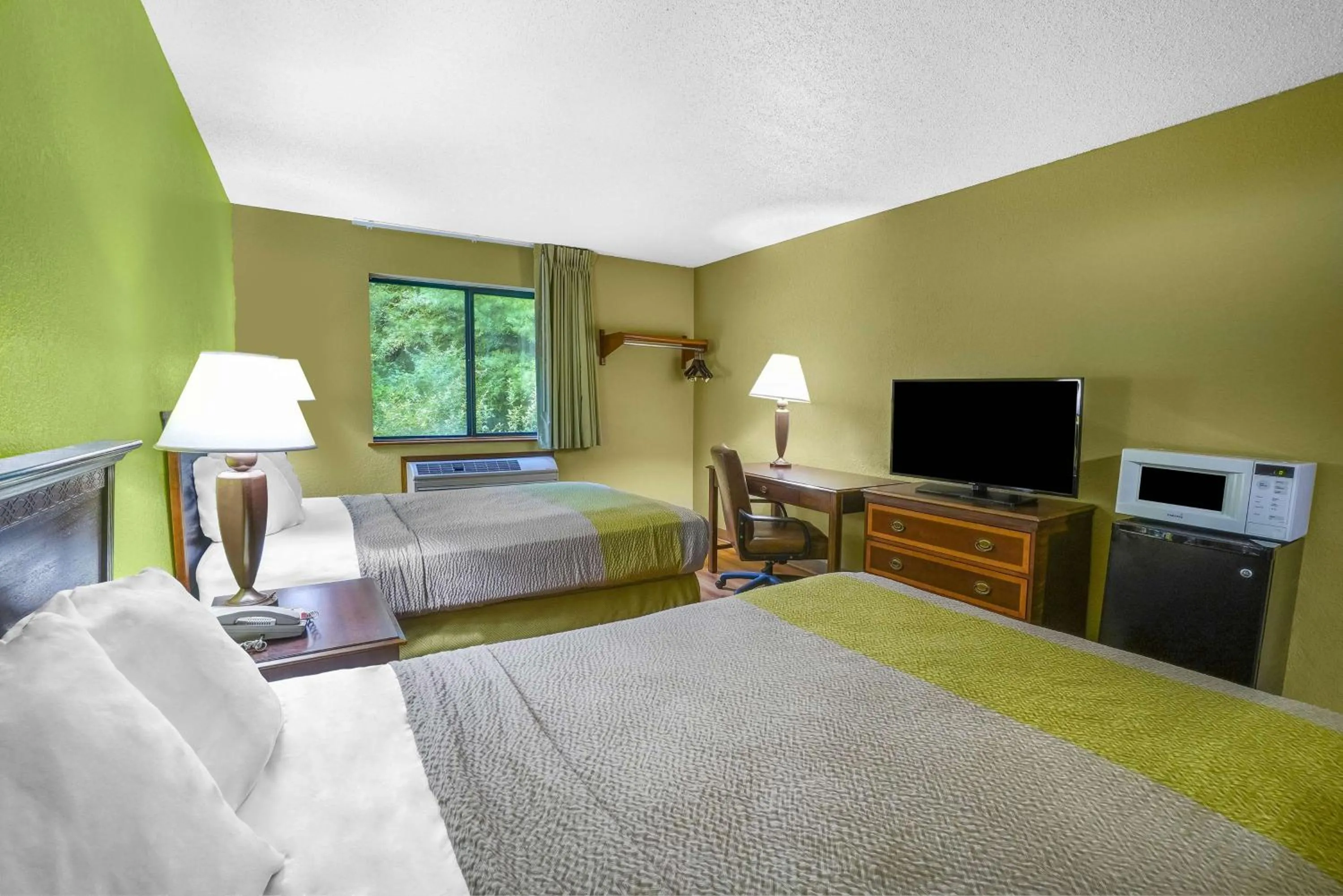 Bedroom, Bed in Motel 6 Morehead, KY